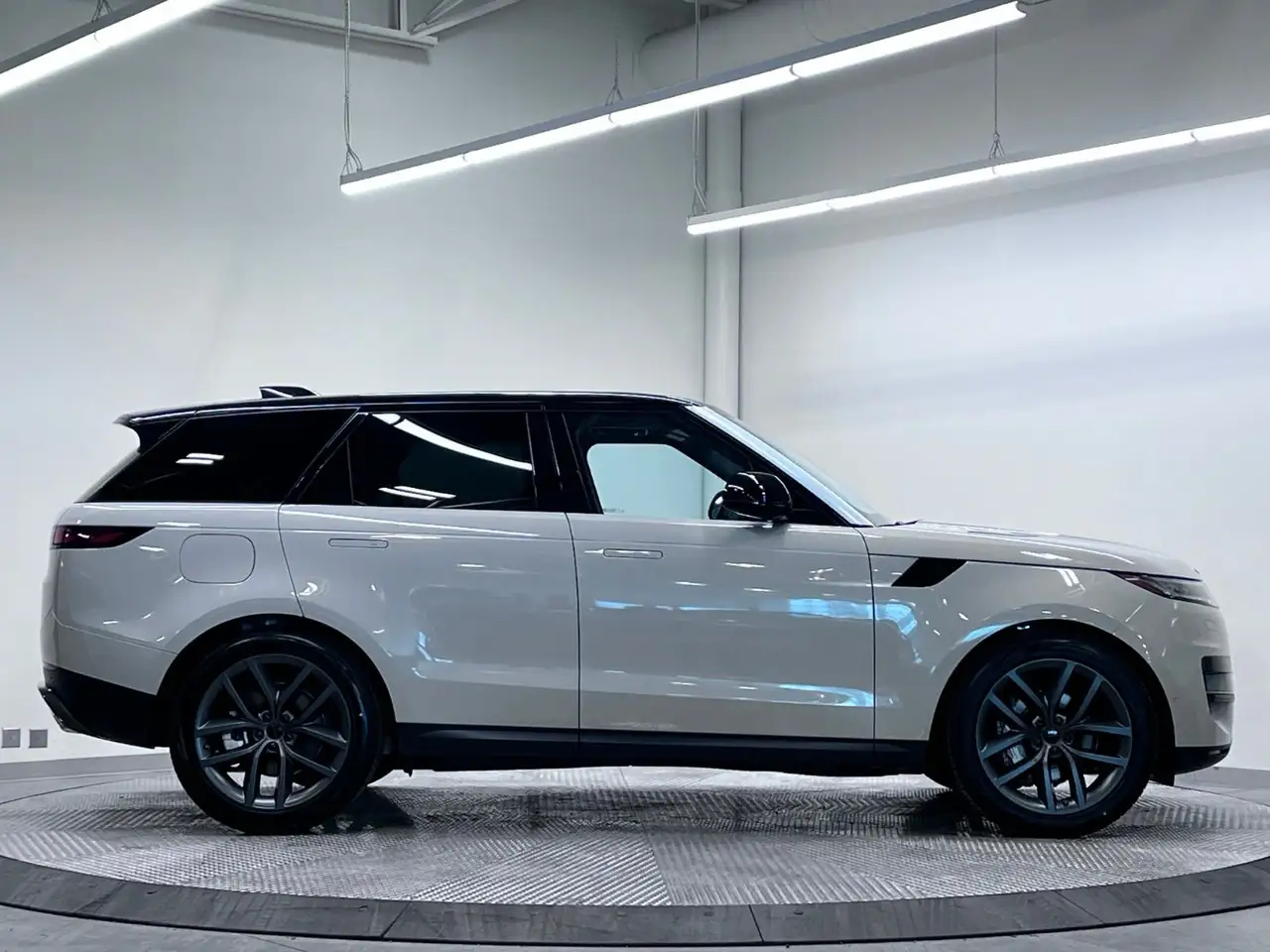 Land Rover Range Rover Sport снимка Land Rover Range Rover Sport