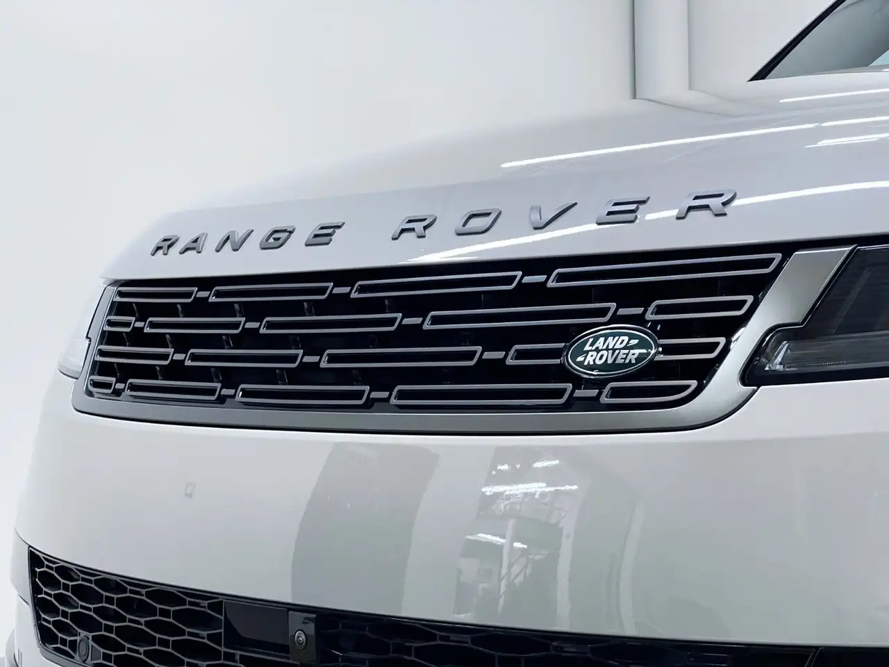 Land Rover Range Rover Sport снимка Land Rover Range Rover Sport