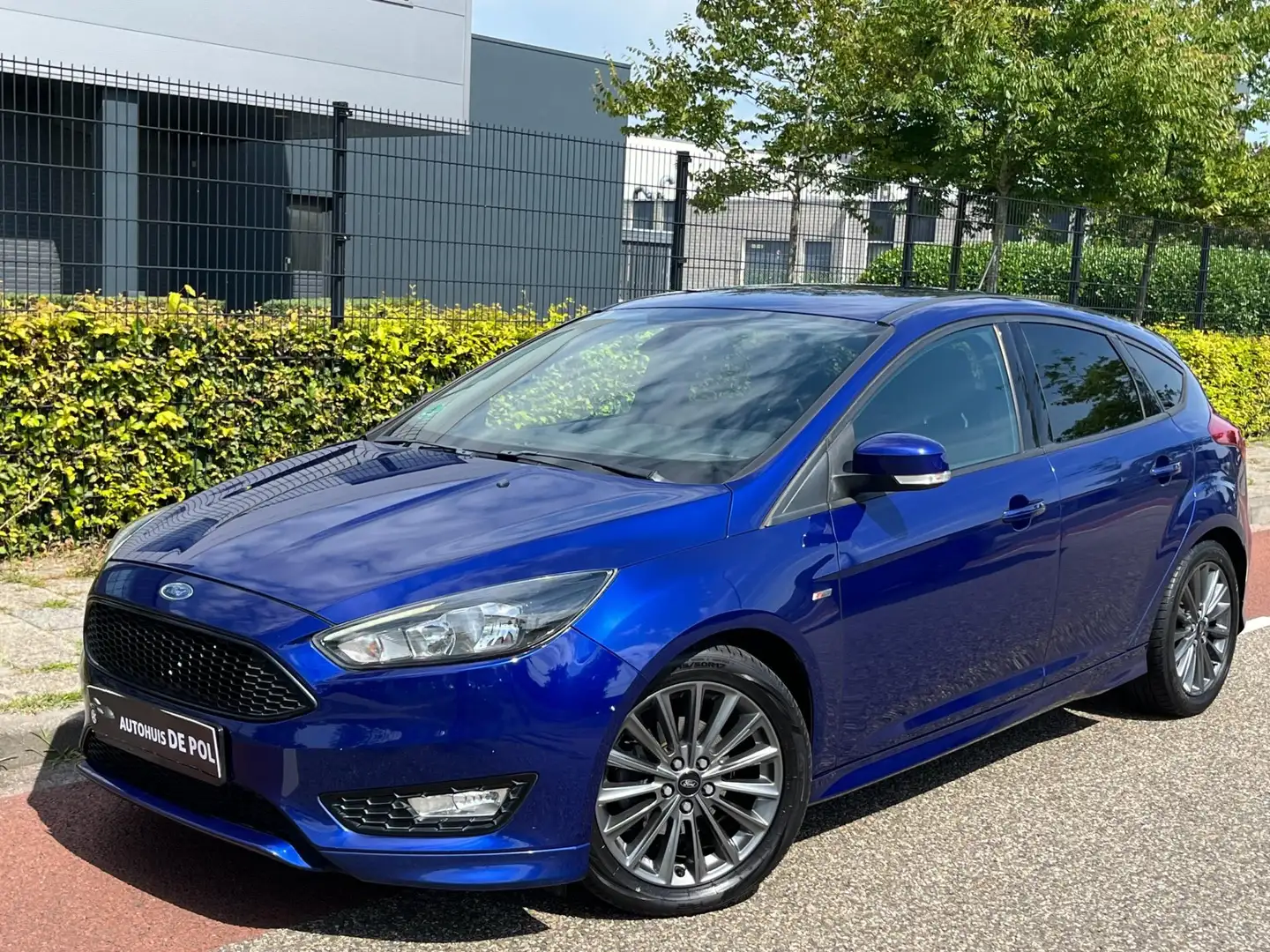 Ford Focus 1.0 ST-Line Airco Cruise control Navigatie Achteru Blauw - 1