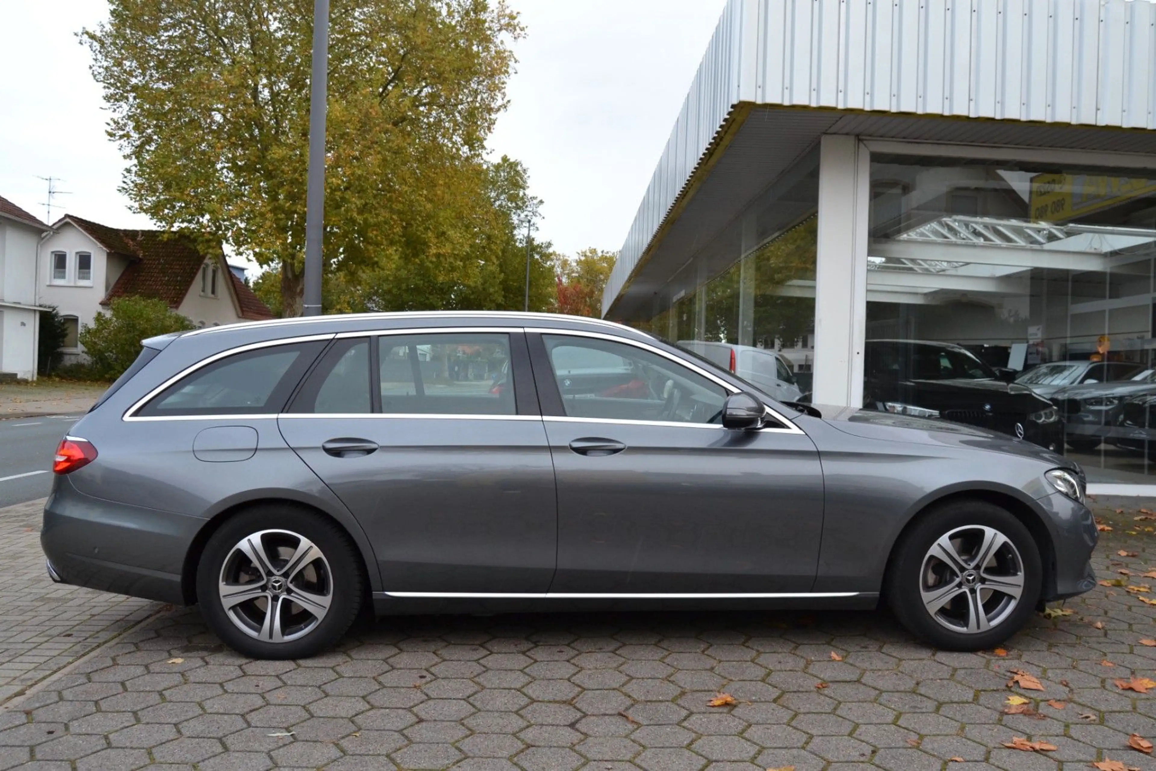 Mercedes-Benz E 220 E220d 4Matic*Kamera*AHK*Avantgarde*LED* — photo 5
