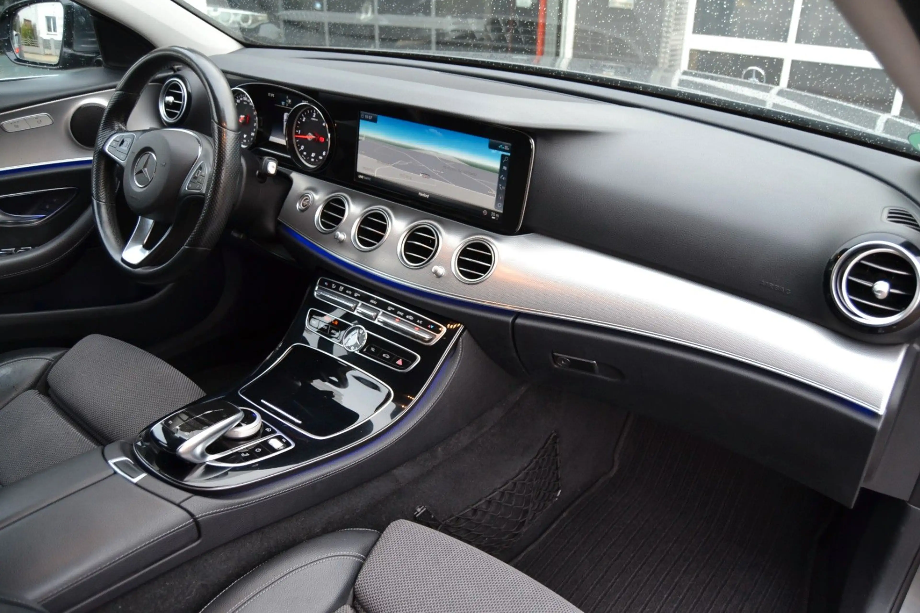 Mercedes-Benz E 220 E220d 4Matic*Kamera*AHK*Avantgarde*LED* — photo 15