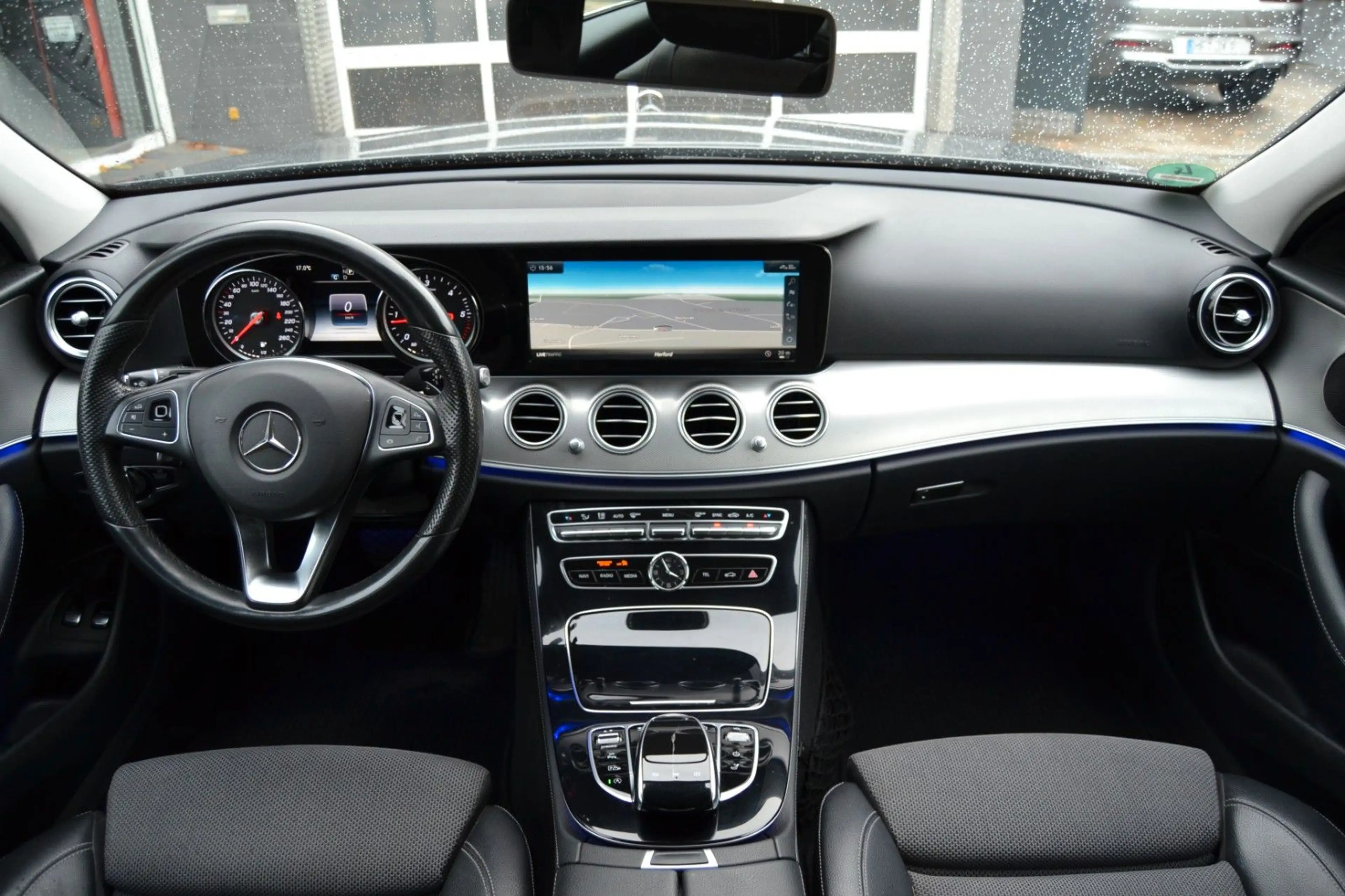 Mercedes-Benz E 220 E220d 4Matic*Kamera*AHK*Avantgarde*LED* — photo 14