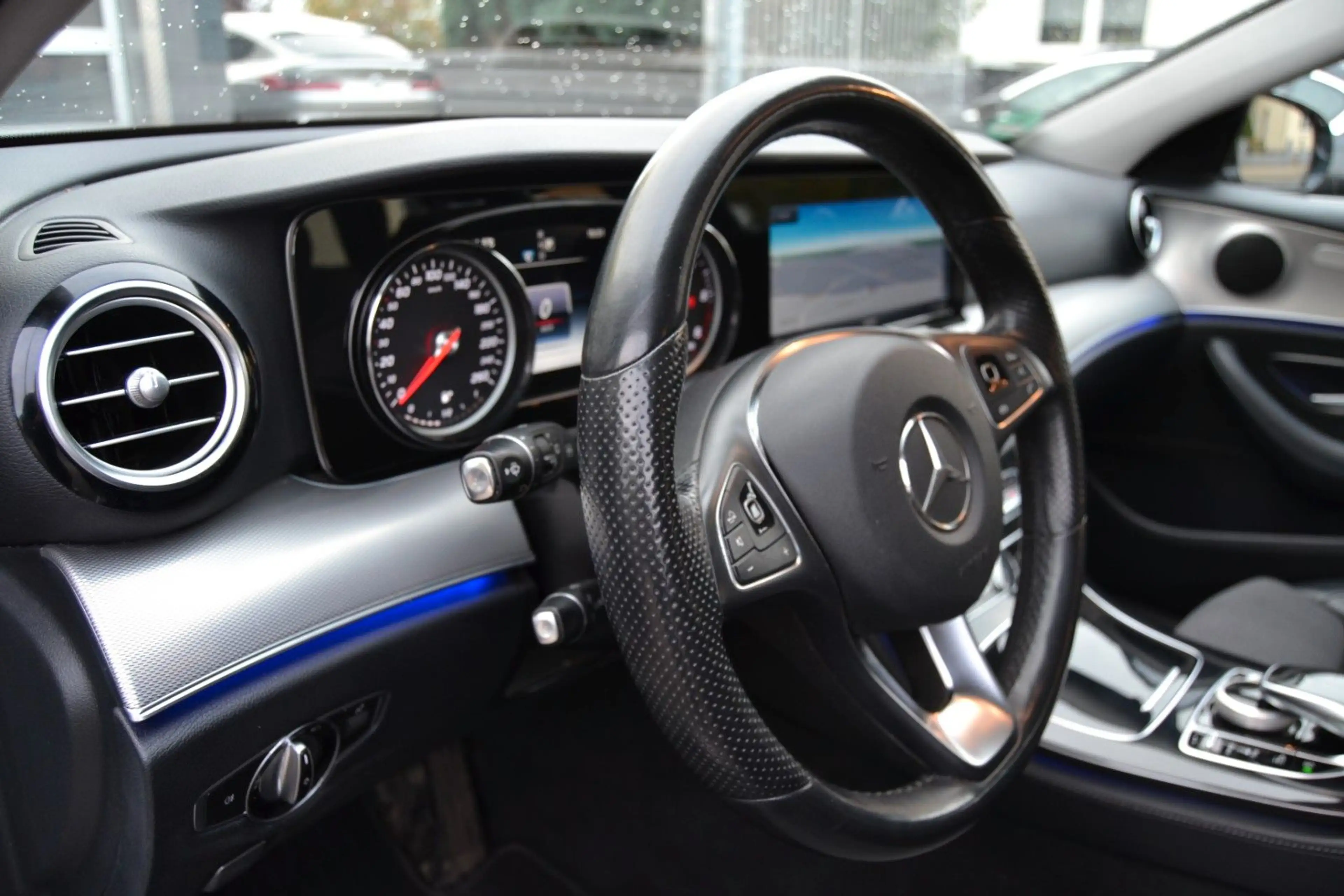 Mercedes-Benz E 220 E220d 4Matic*Kamera*AHK*Avantgarde*LED* — photo 10
