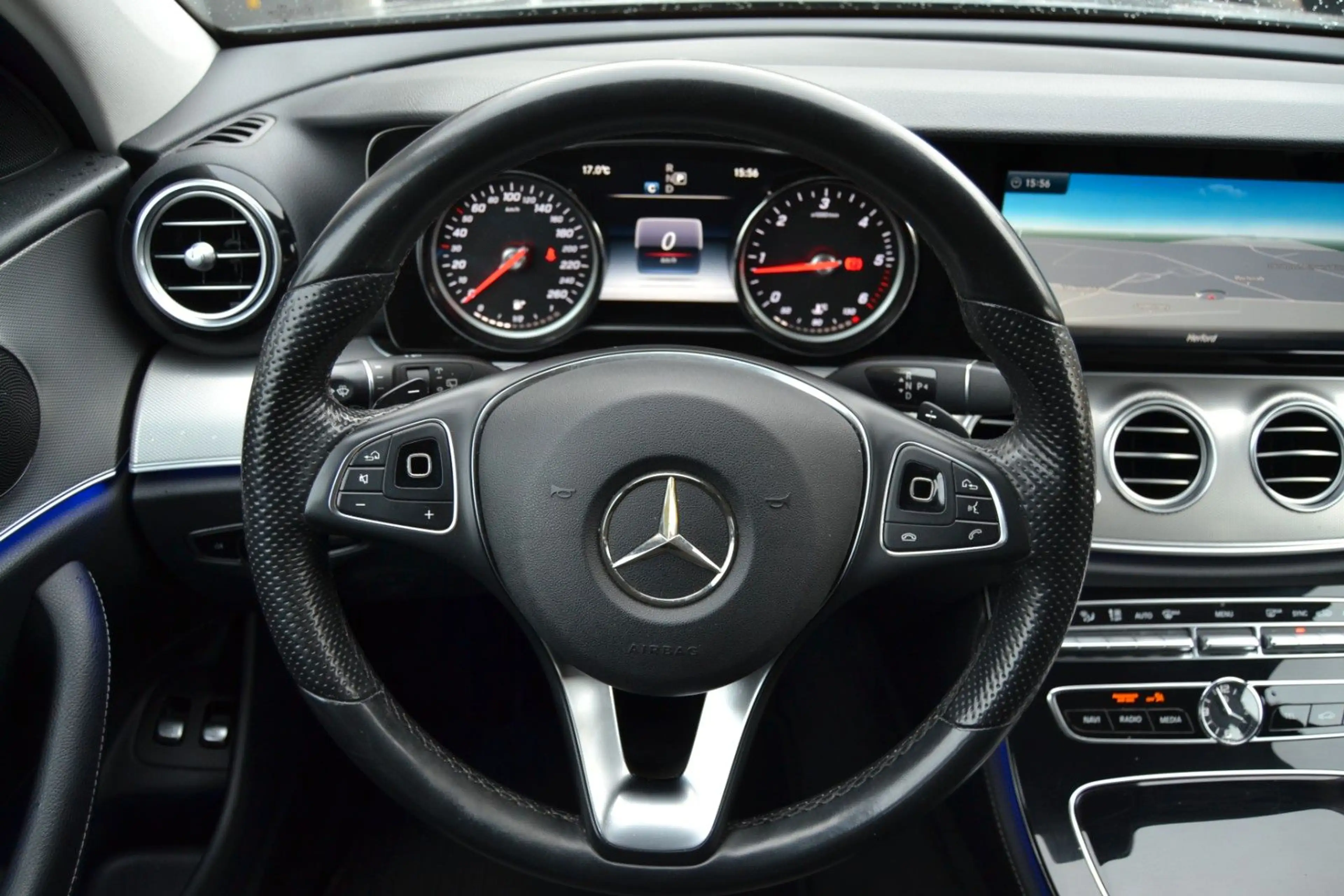 Mercedes-Benz E 220 E220d 4Matic*Kamera*AHK*Avantgarde*LED* — photo 13