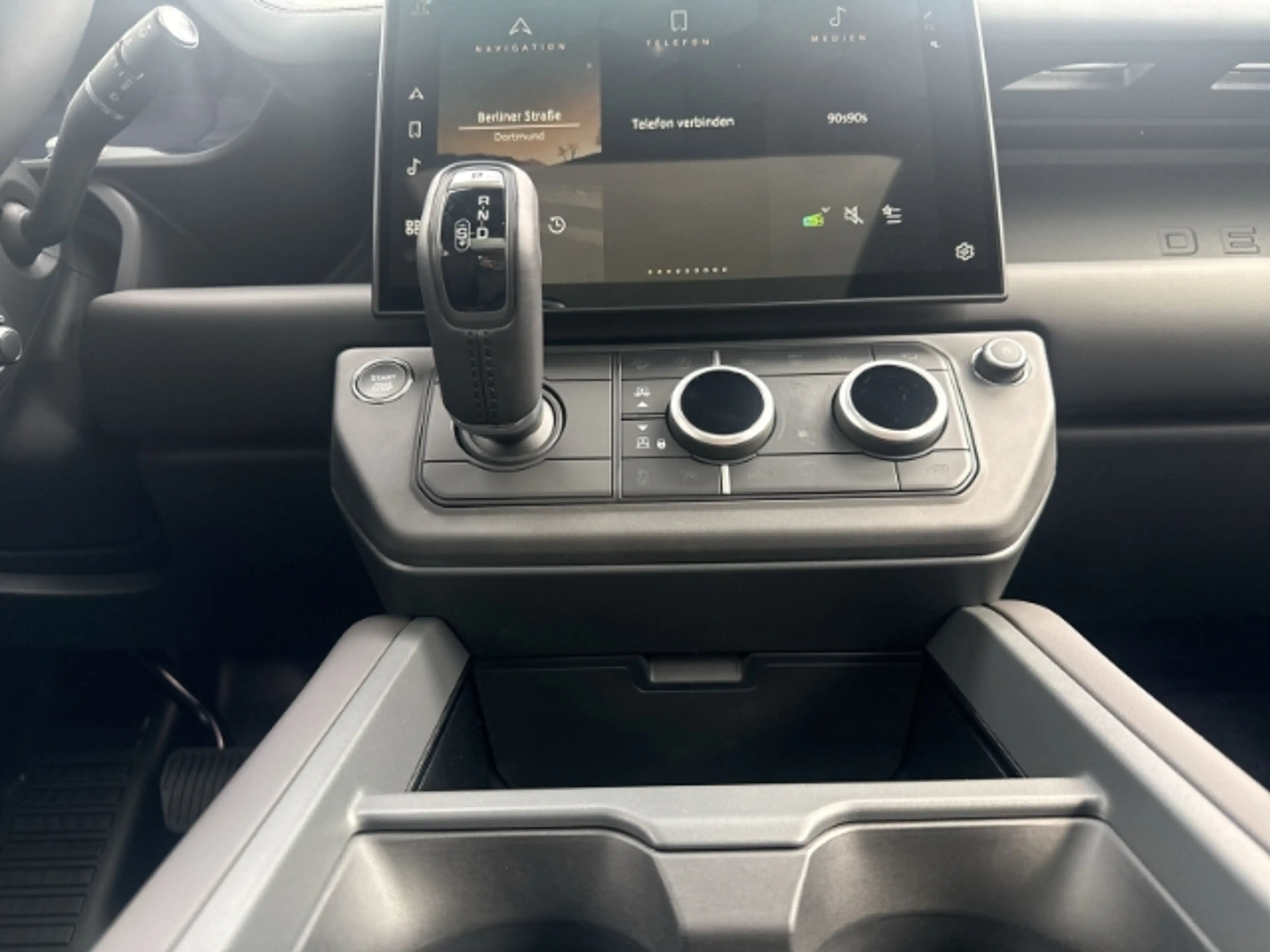 Land Rover Defender 110 D350 X-Dynamic HSE HUD Luftfederung AD Niveau — photo 15
