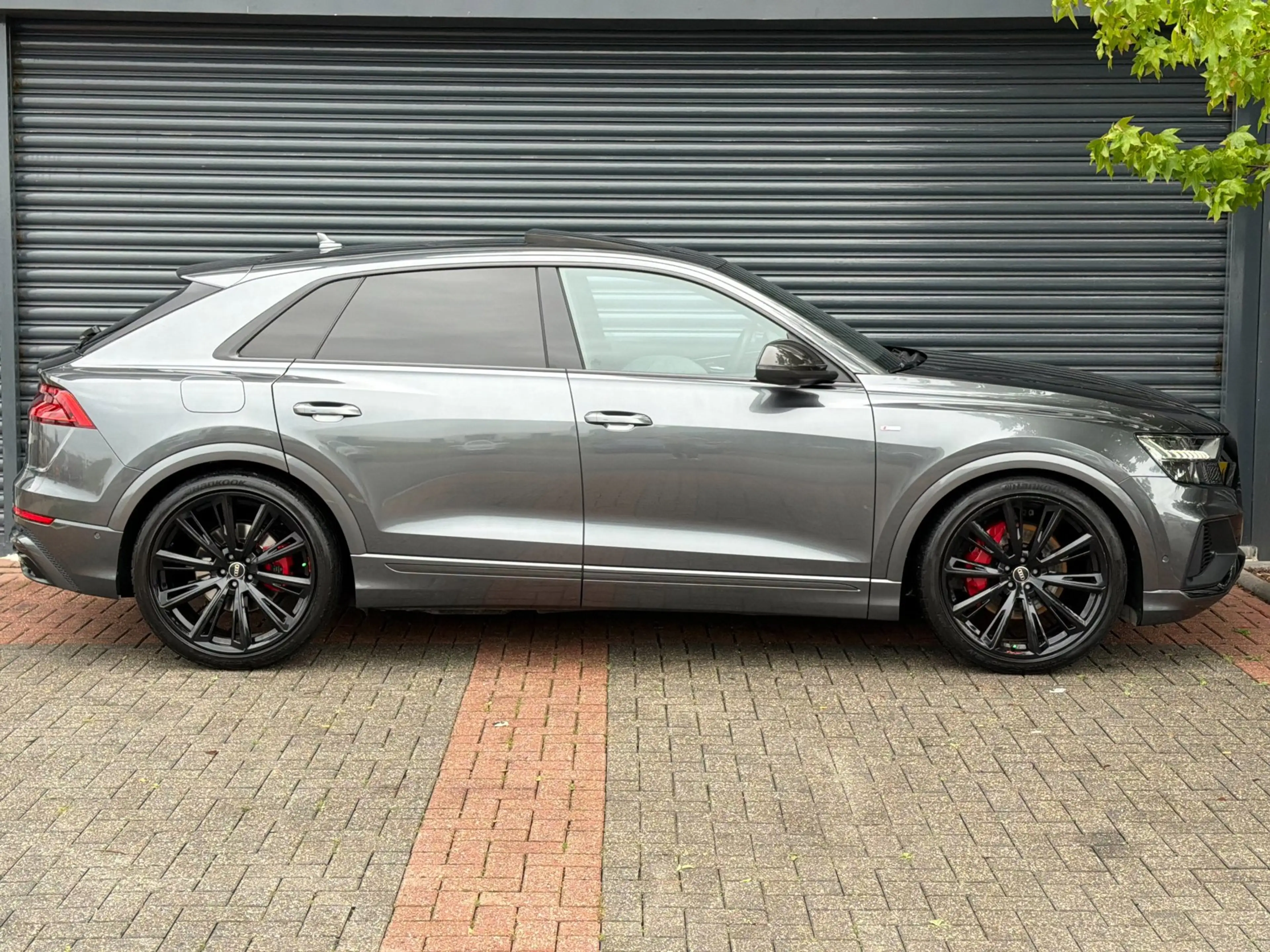 Audi Q8 55 TFSI quattro S-Line Softclose | Bang & Olufsen — photo 6