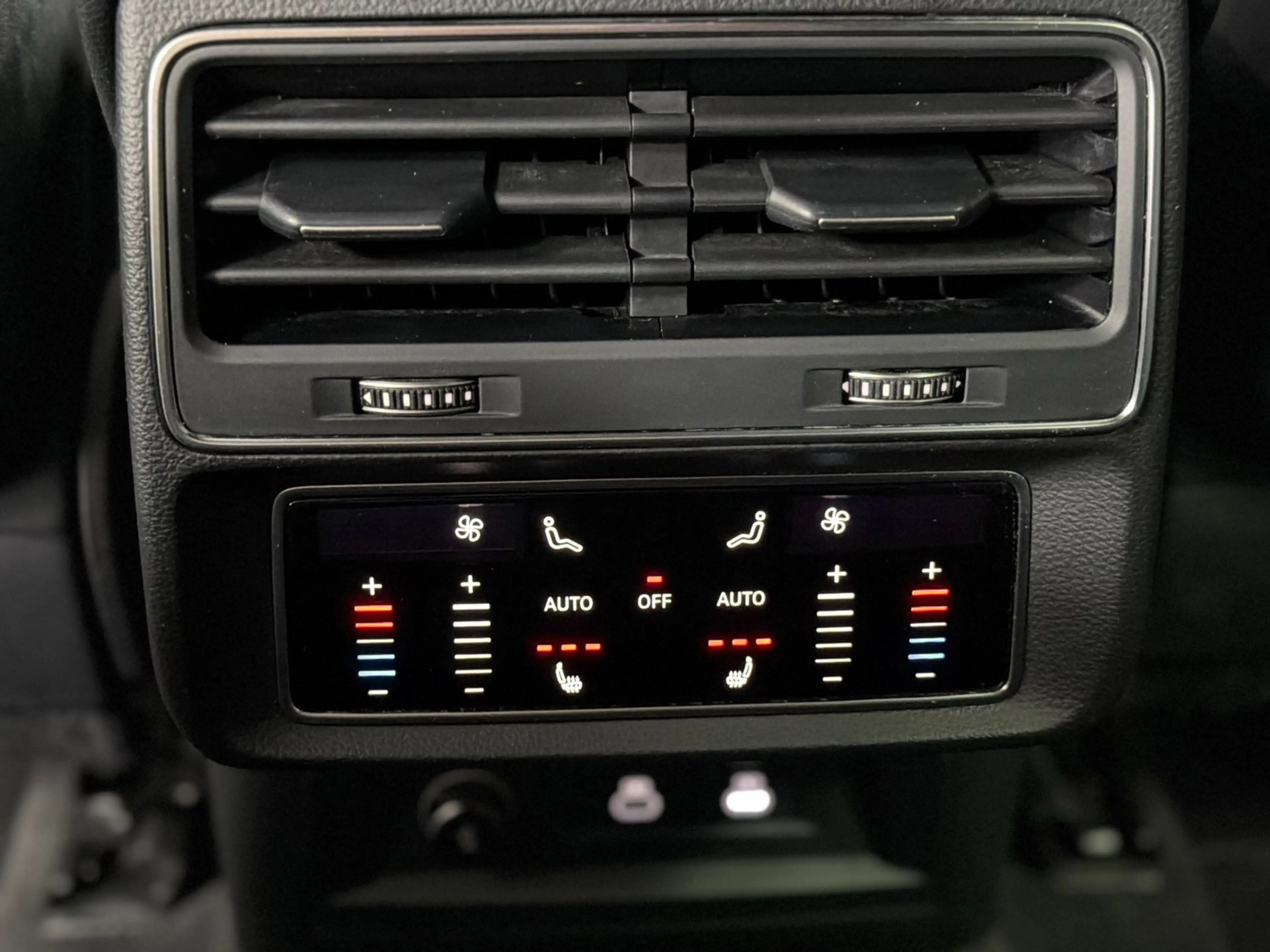 Audi Q8 55 TFSI quattro S-Line Softclose | Bang & Olufsen — photo 46
