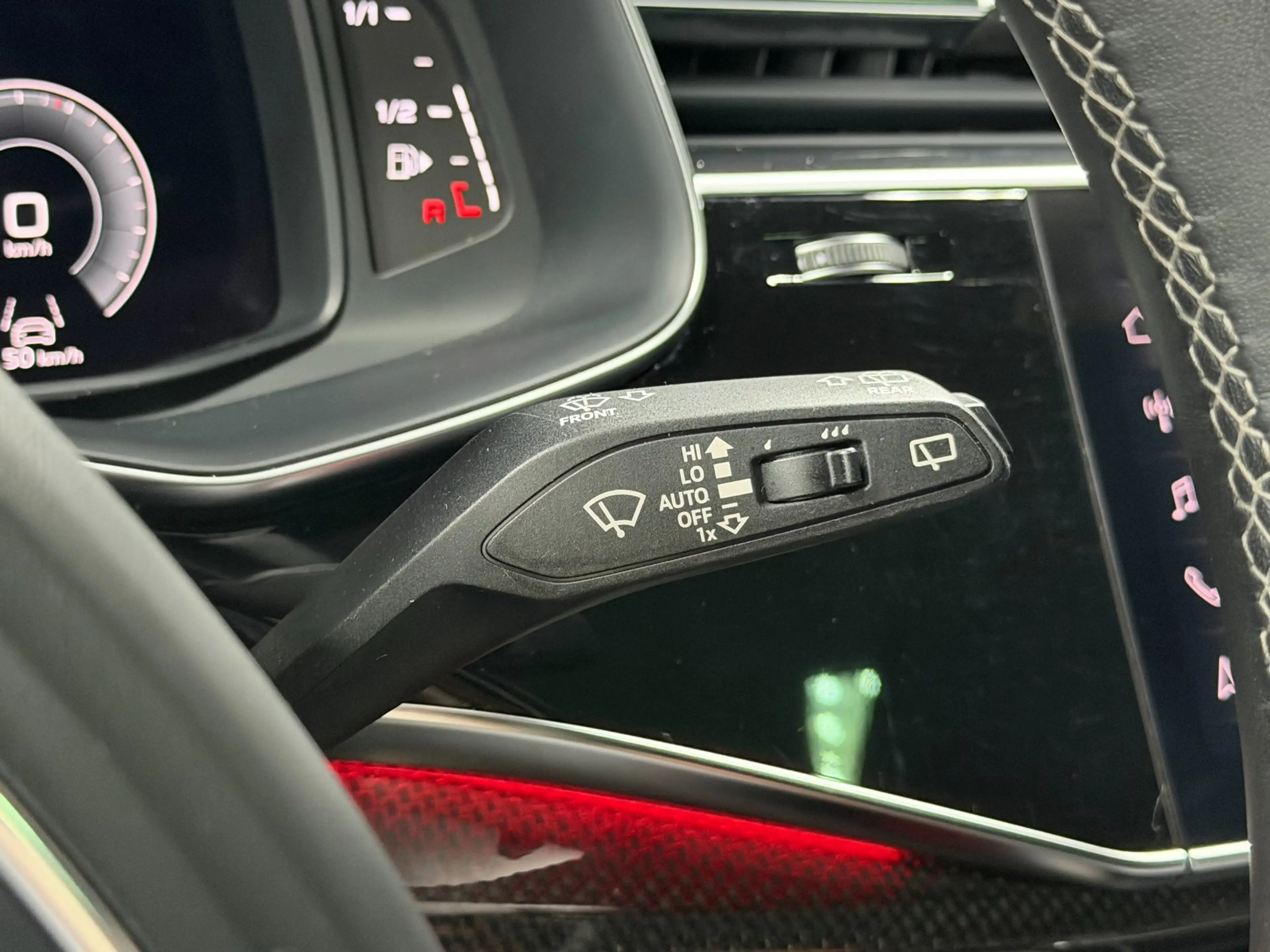 Audi Q8 55 TFSI quattro S-Line Softclose | Bang & Olufsen — photo 29