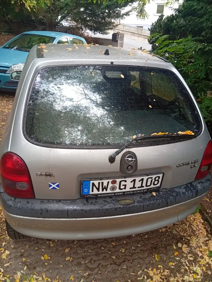 Opel Corsa 16V Edition 2000, foto 2