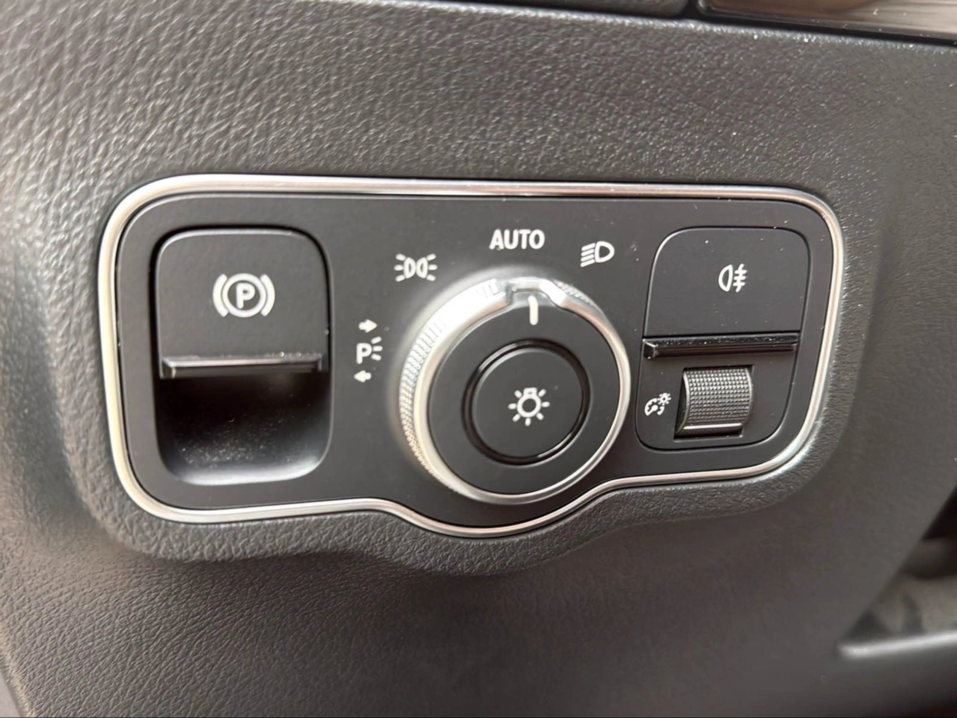 Mercedes-Benz B 250 e | Pano | Navi | LED | AHK | Kam — photo 15