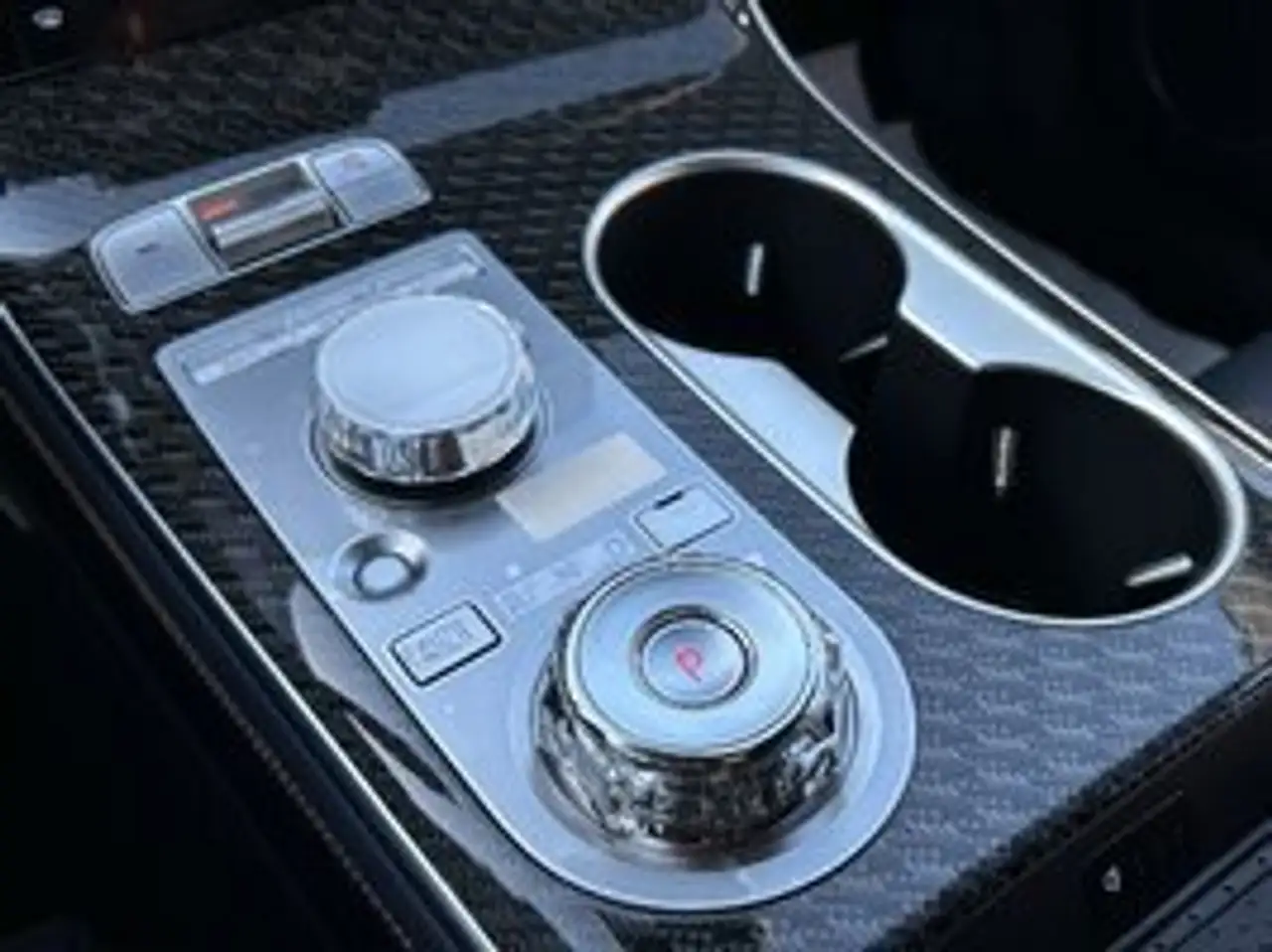Genesis GV70 снимка Genesis GV70