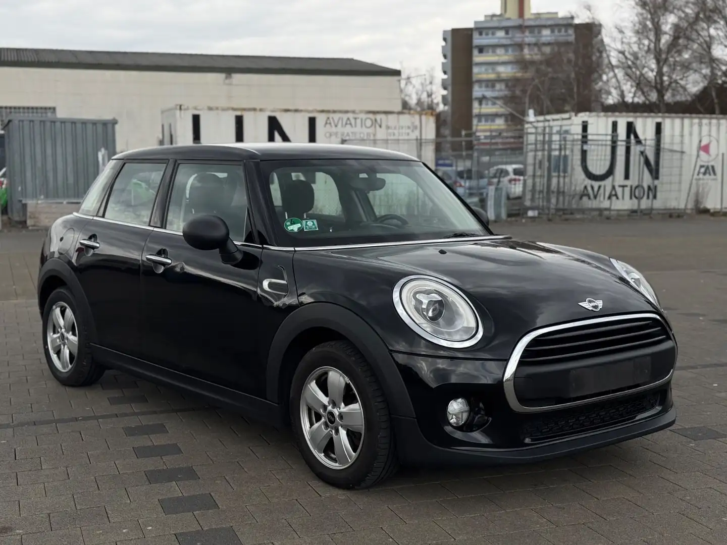 MINI One 1.2 5-trg. Automatik LED Navi PDC Euro6 Schwarz - 2