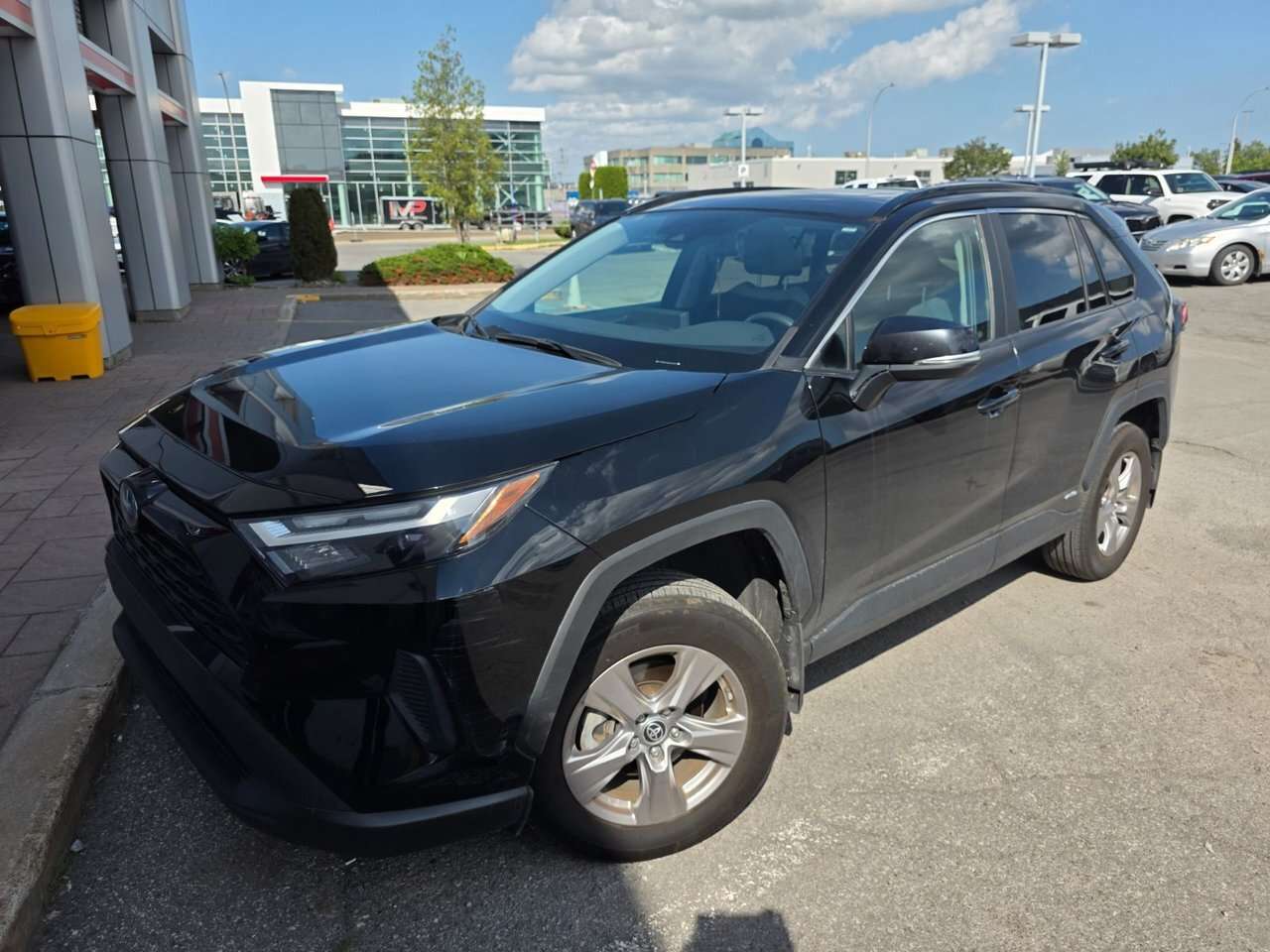 2022 Toyota RAV 4 Hybrid XLE