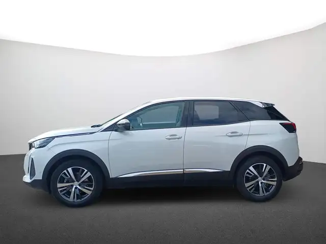 Peugeot 3008 view 5