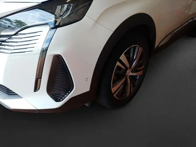 Peugeot 3008 view 11