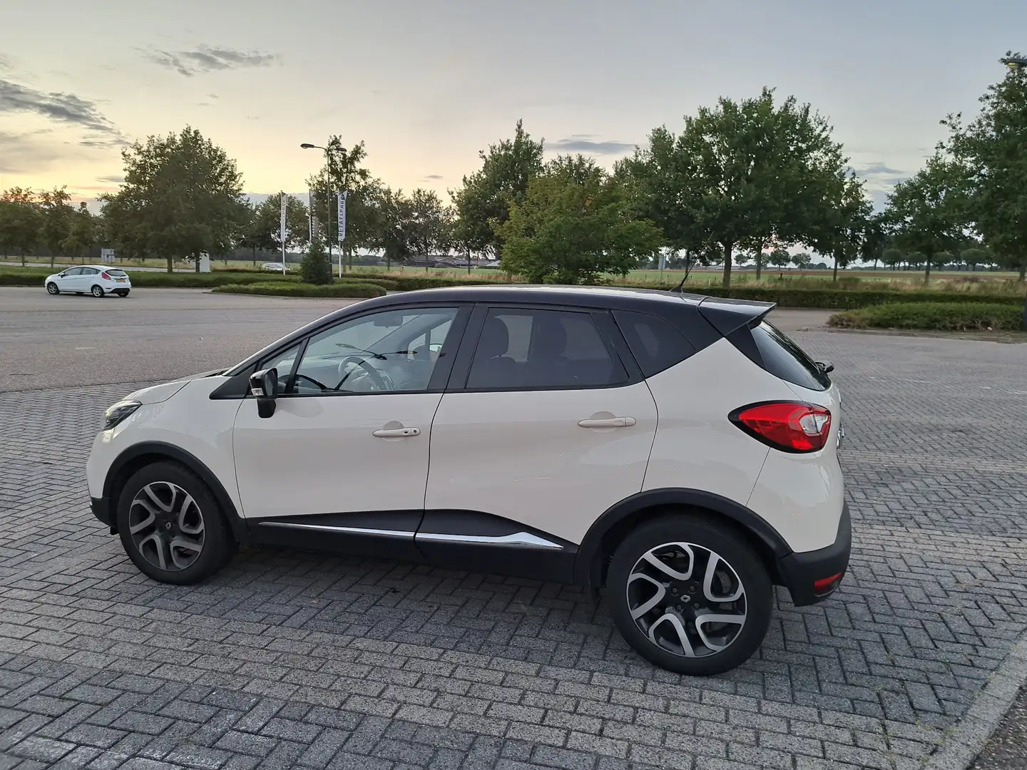 Renault Captur ENERGY dCi 90 Start&Stop Helly Hansen - 2