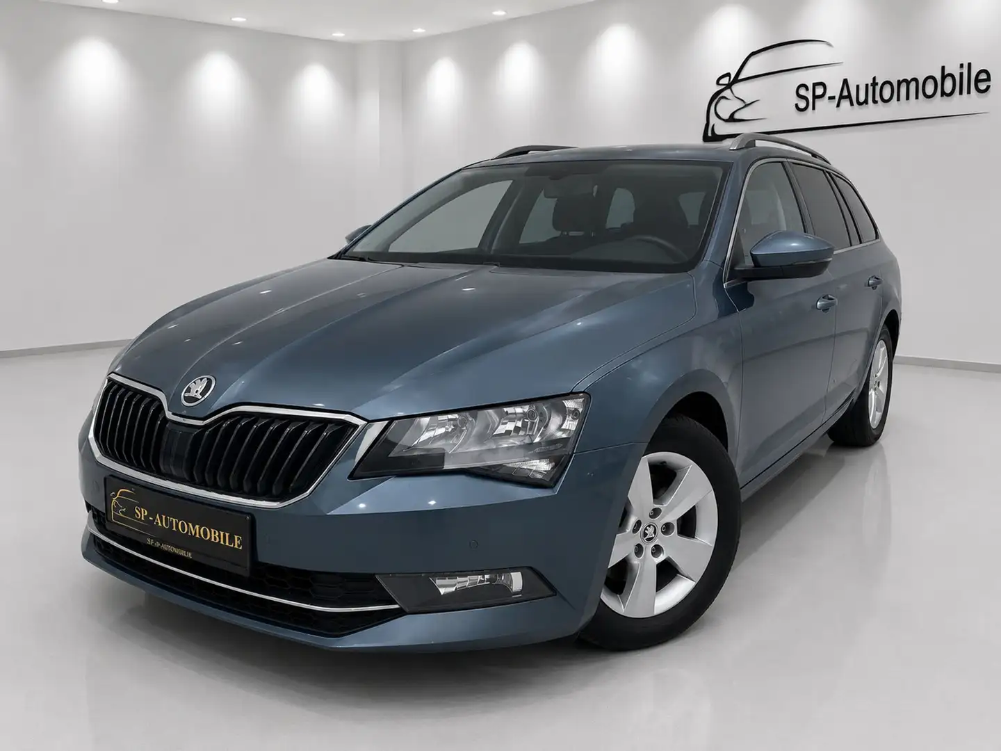 Skoda Superb Combi 2,0 TDI 4x4 DSG "Ambition" Grau - 1