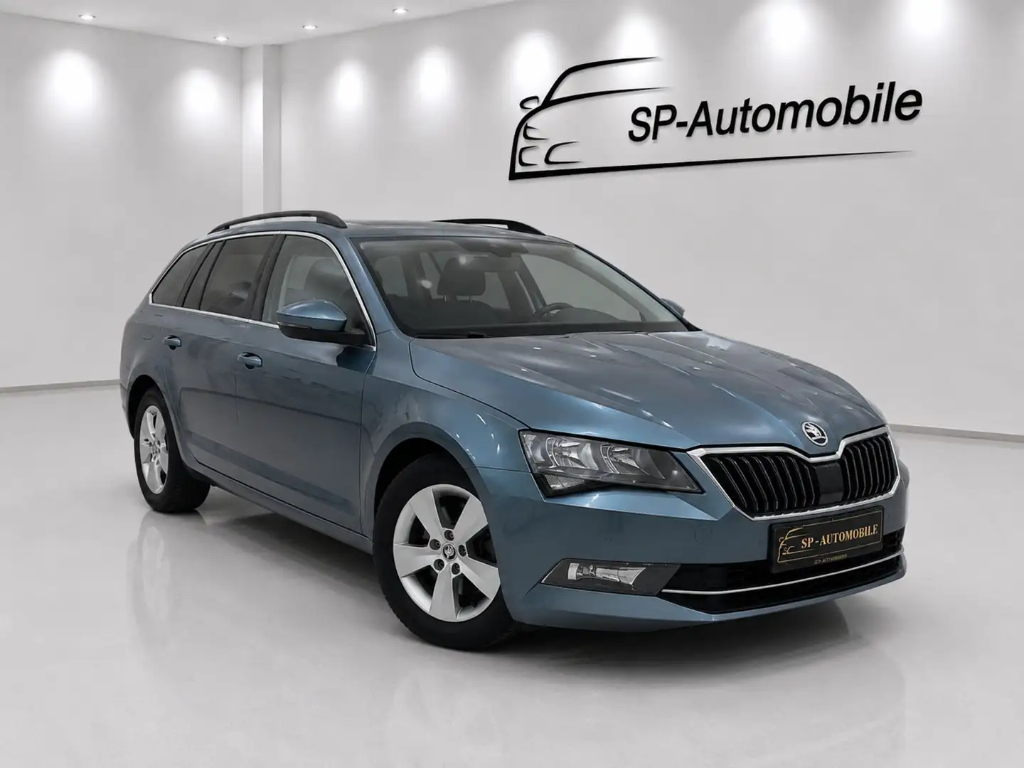 Skoda Superb Combi 2,0 TDI 4x4 DSG "Ambition" Grau - 2