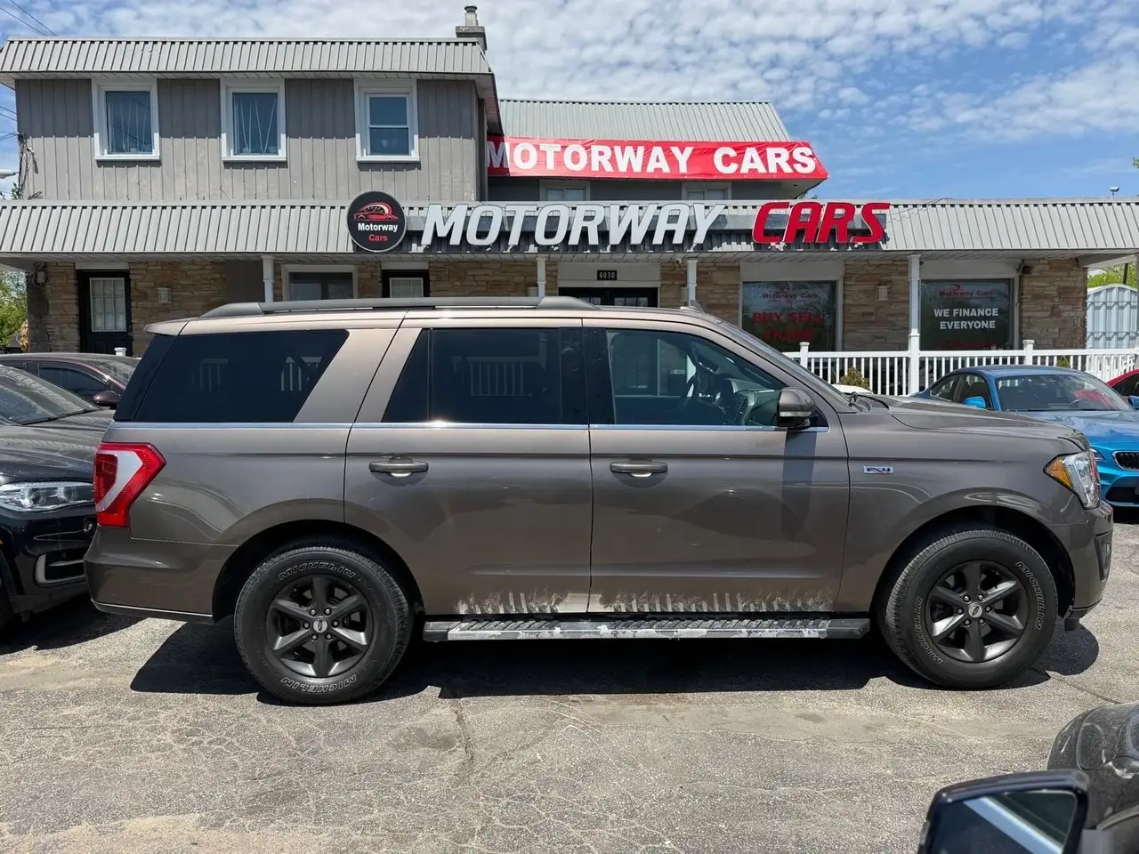 Ford Expedition снимка Ford Expedition