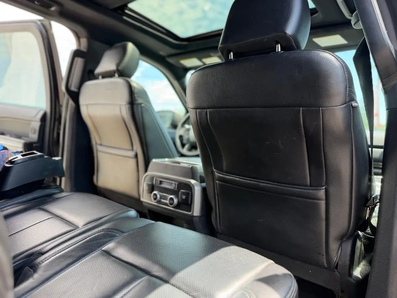 Ford Expedition снимка Ford Expedition