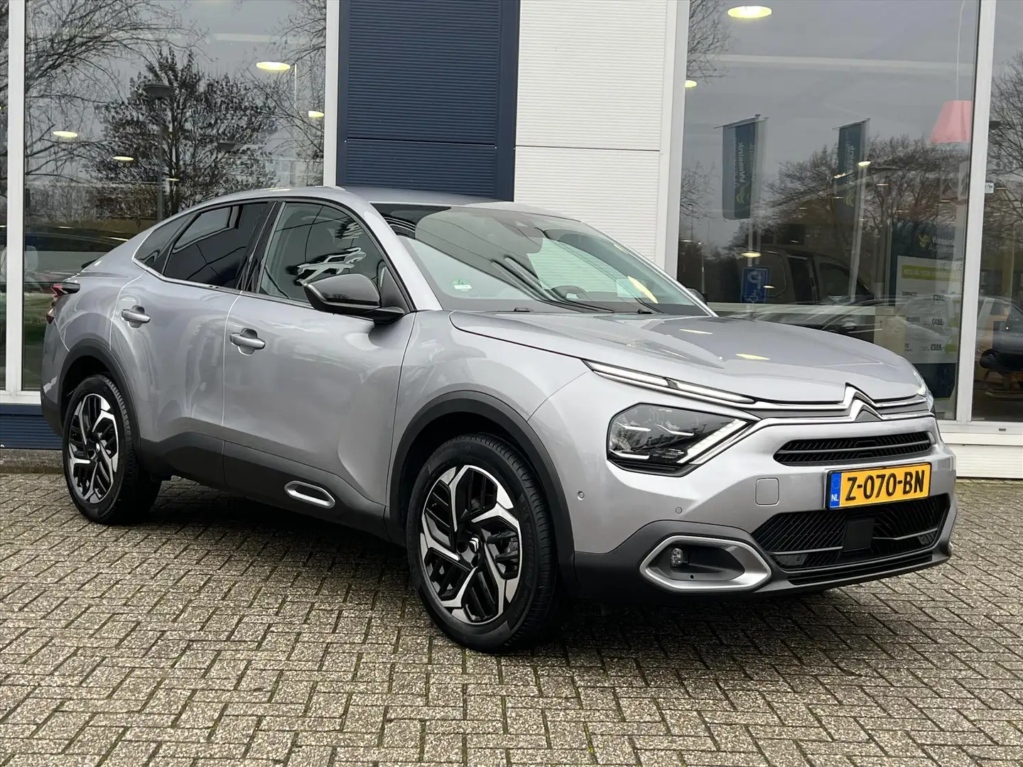 Citroen C4 X 1.2 PureTech 130pk EAT8 Shine | Navigatie | Cruise Grijs - 2