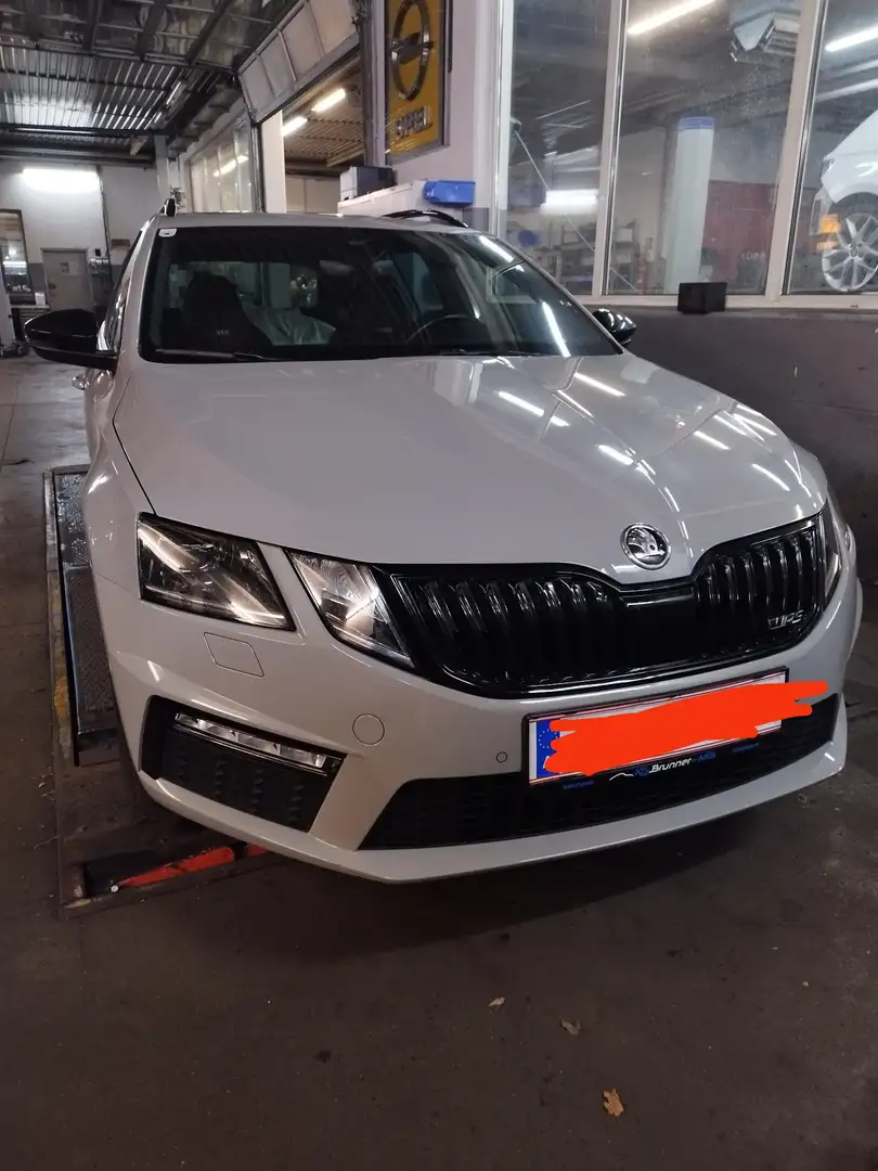 Skoda Octavia Combi 2.0 TSI DSG RS 245 - 1