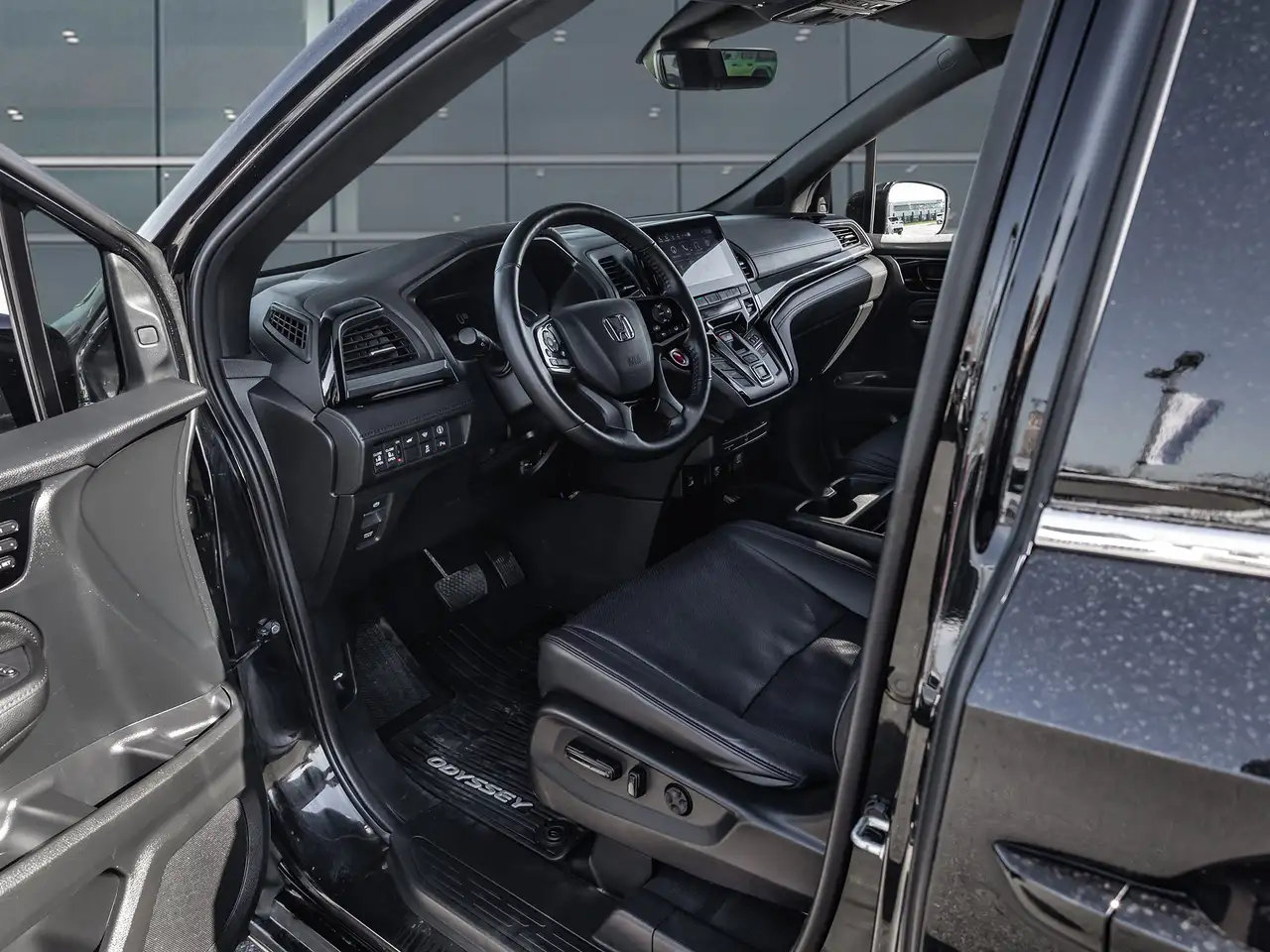 Honda Odyssey снимка Honda Odyssey