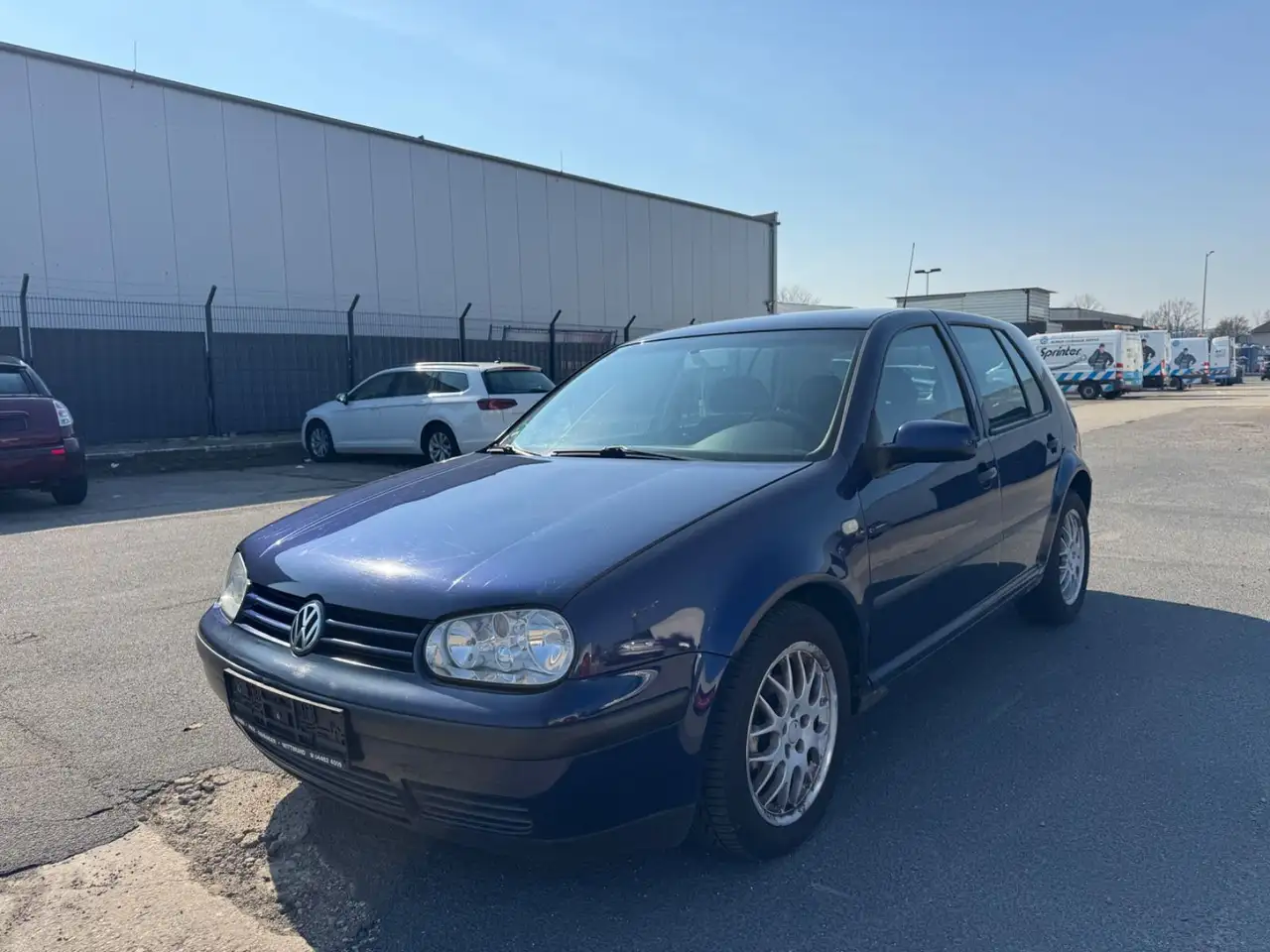 Volkswagen Golf 4 1.6 Lim.*KLIMA*ALUFELGEN* — photo 1 of 20