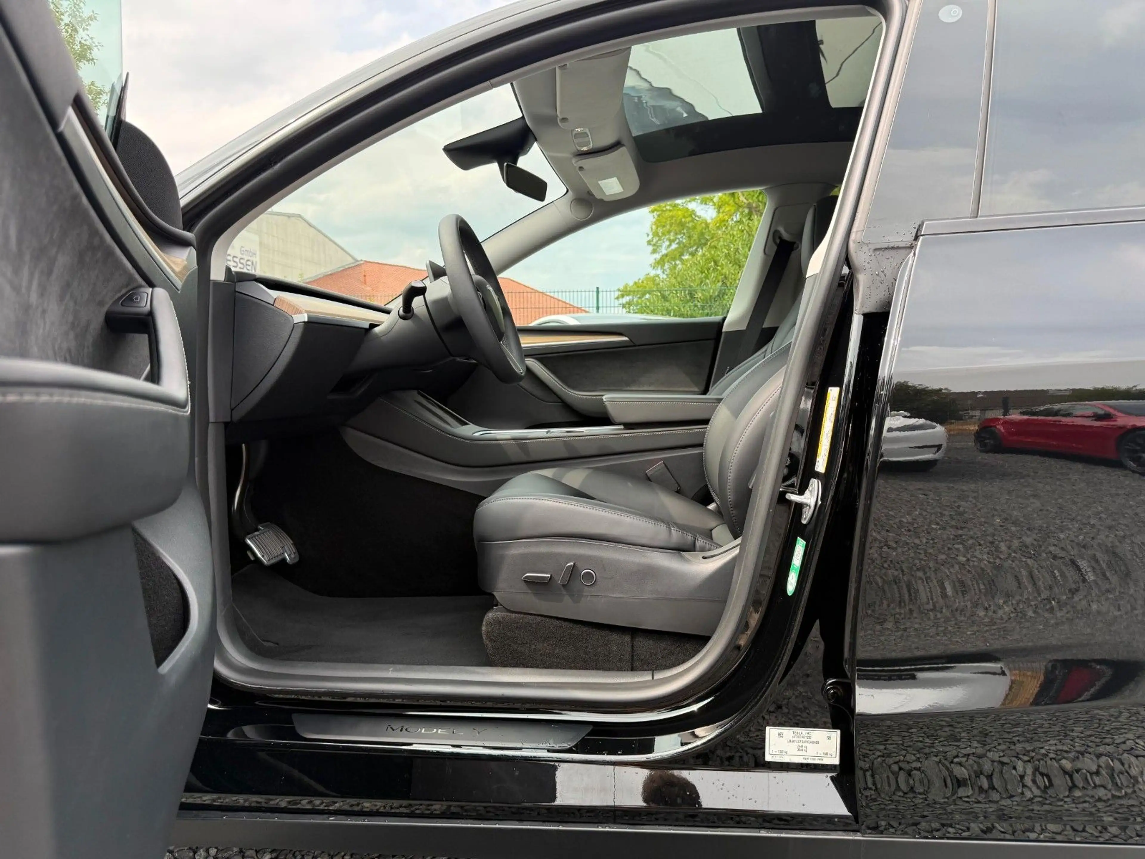 Tesla Model Y RWD Ryzen 1.Hand MwSt Herstellergarantie — photo 13