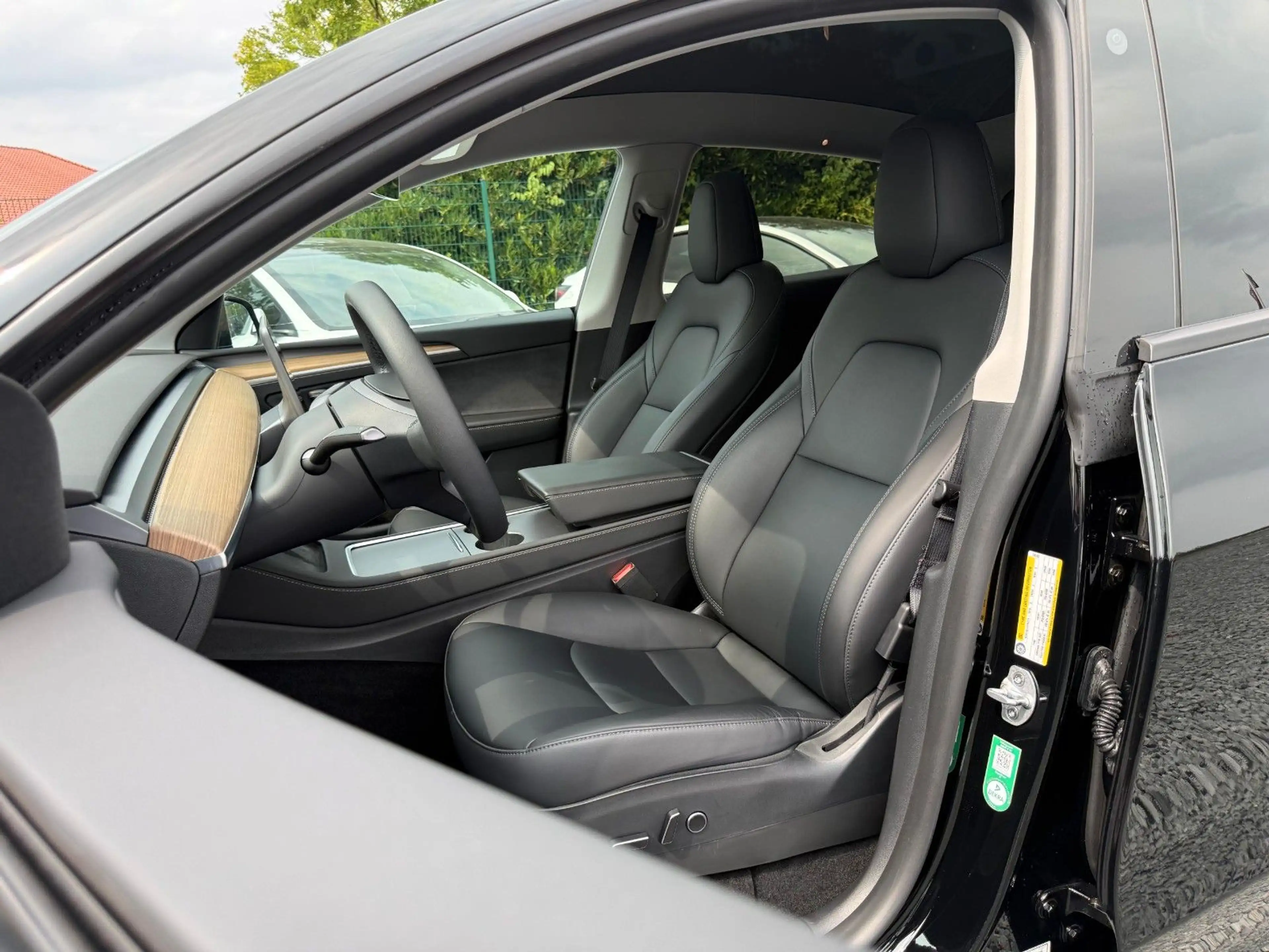 Tesla Model Y RWD Ryzen 1.Hand MwSt Herstellergarantie — photo 9