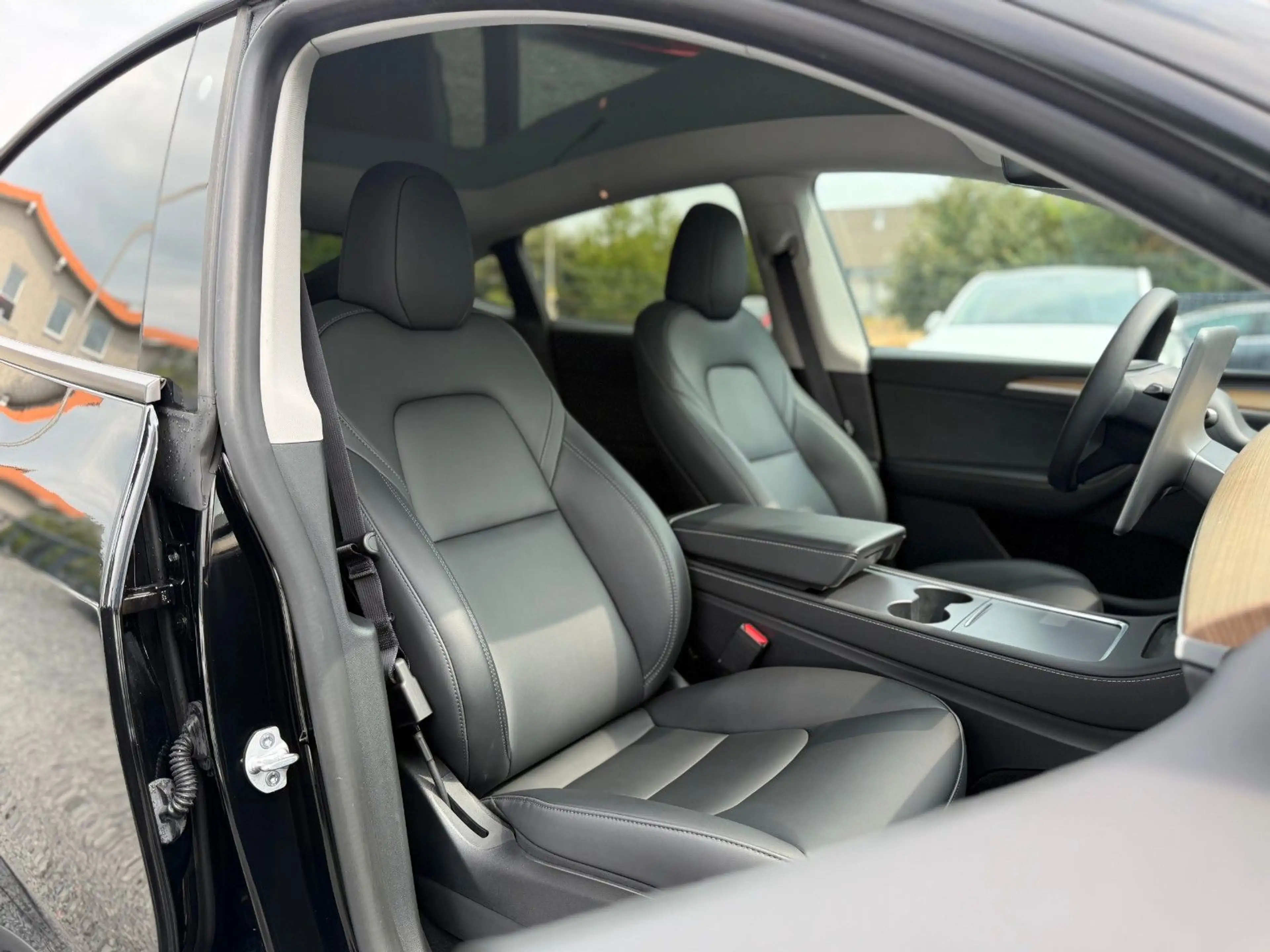 Tesla Model Y RWD Ryzen 1.Hand MwSt Herstellergarantie — photo 8