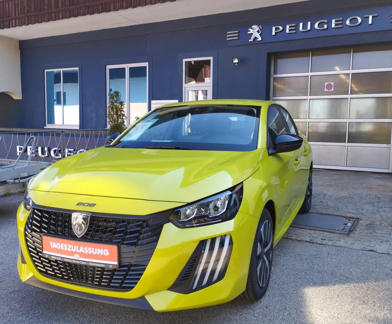 Peugeot 208 PureTech 100 STYLE Jaune - 1