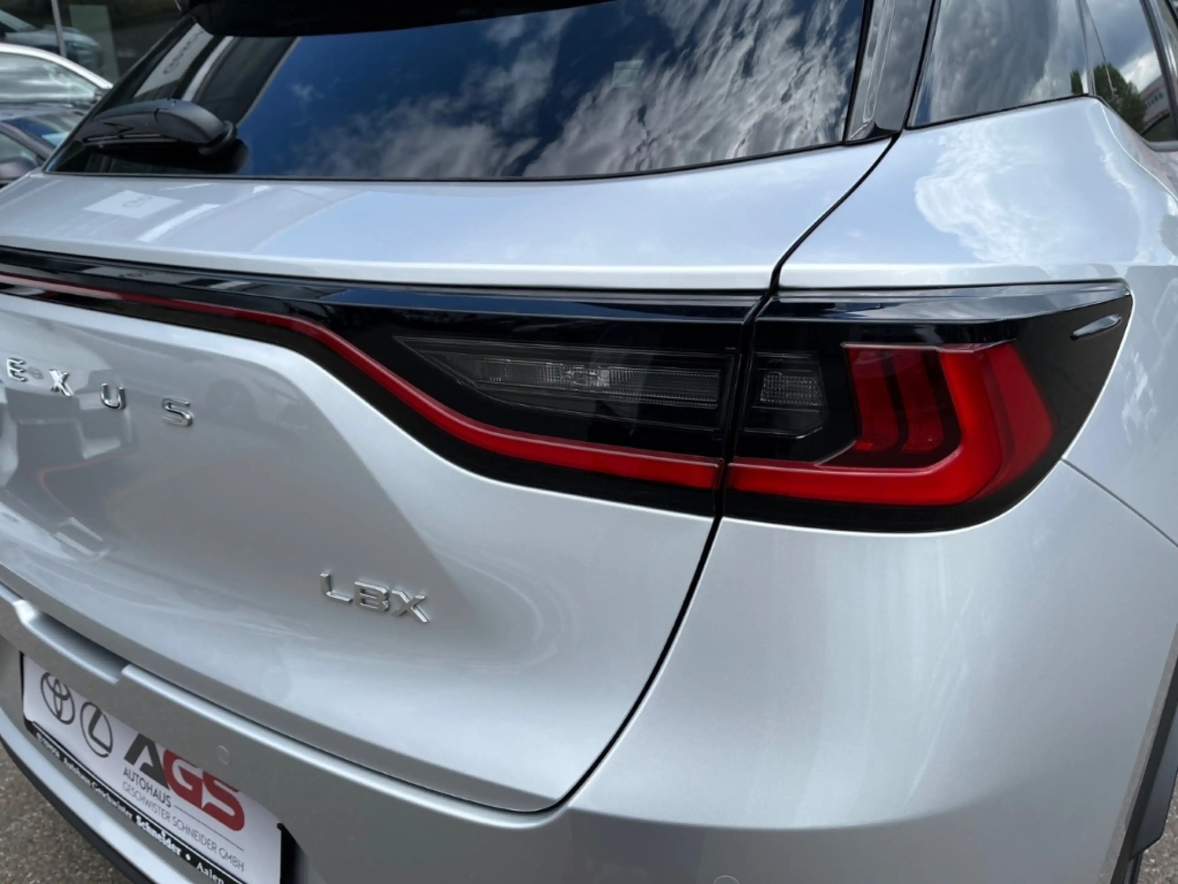Lexus LBX Emotion 1.5 Hybrid — photo 11