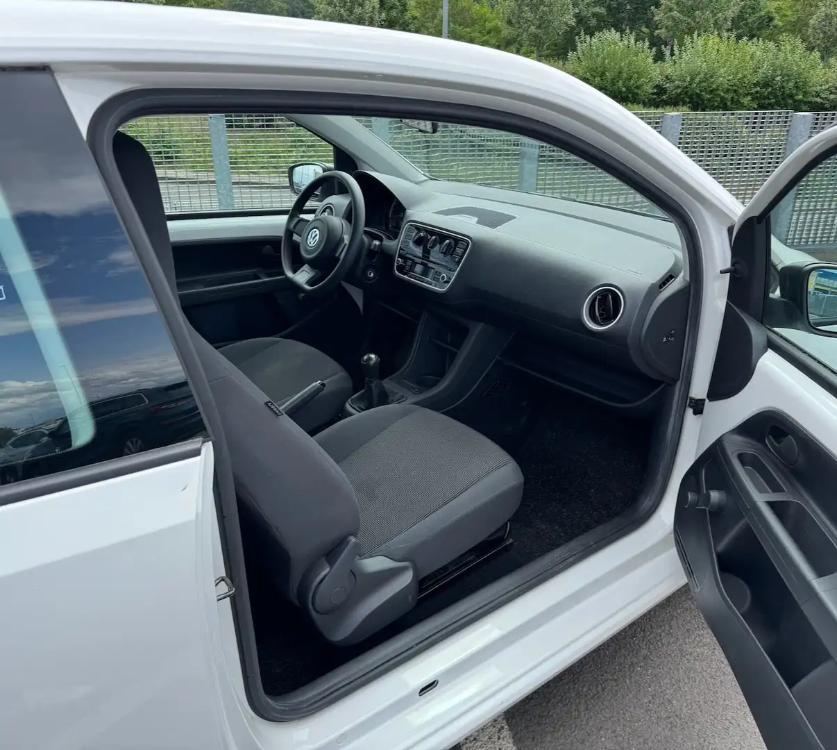 Volkswagen up! 1.0 AA Weiß - 2