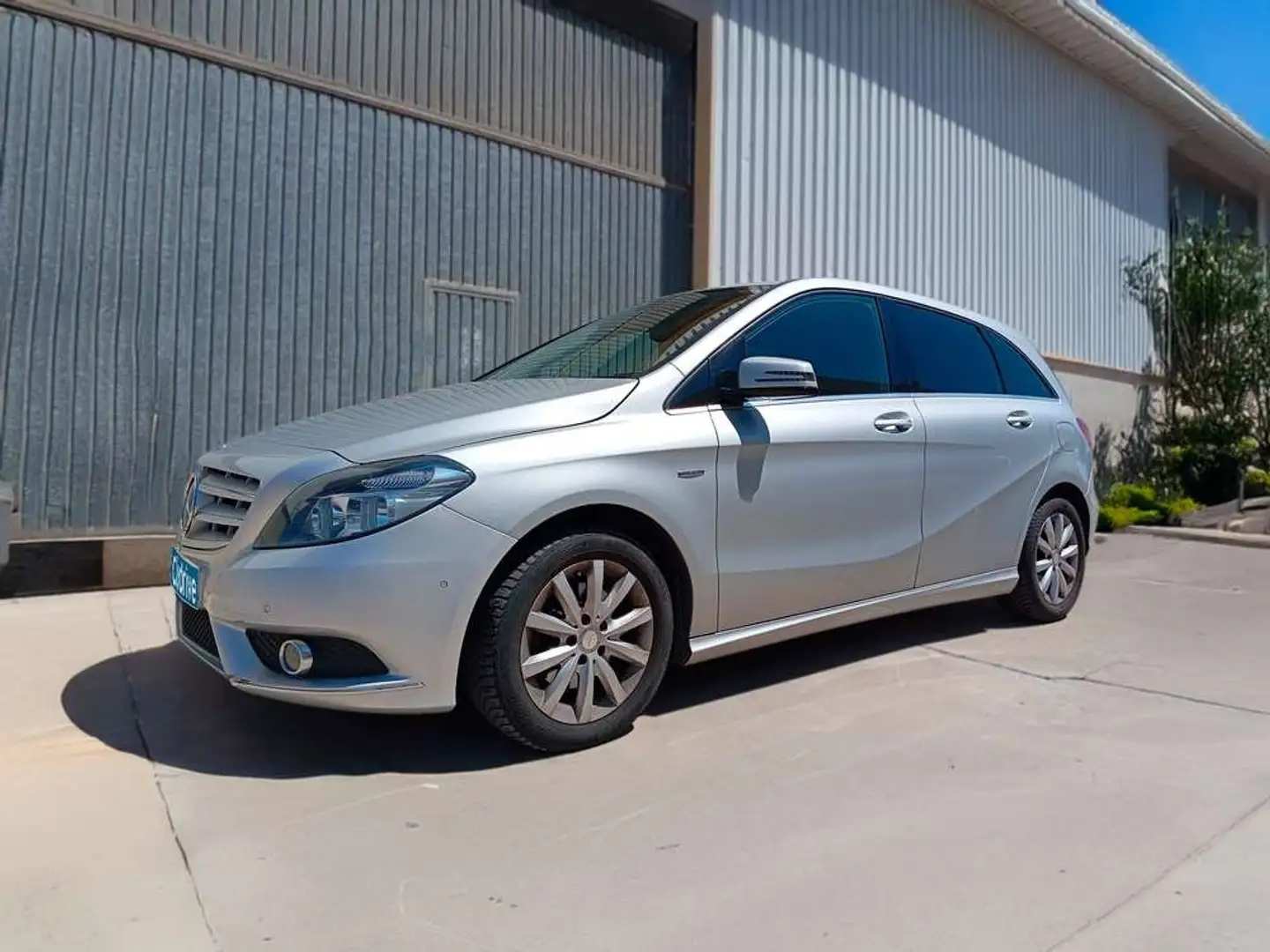 Mercedes-Benz B 200 BlueEFFICIENCY Gris - 2