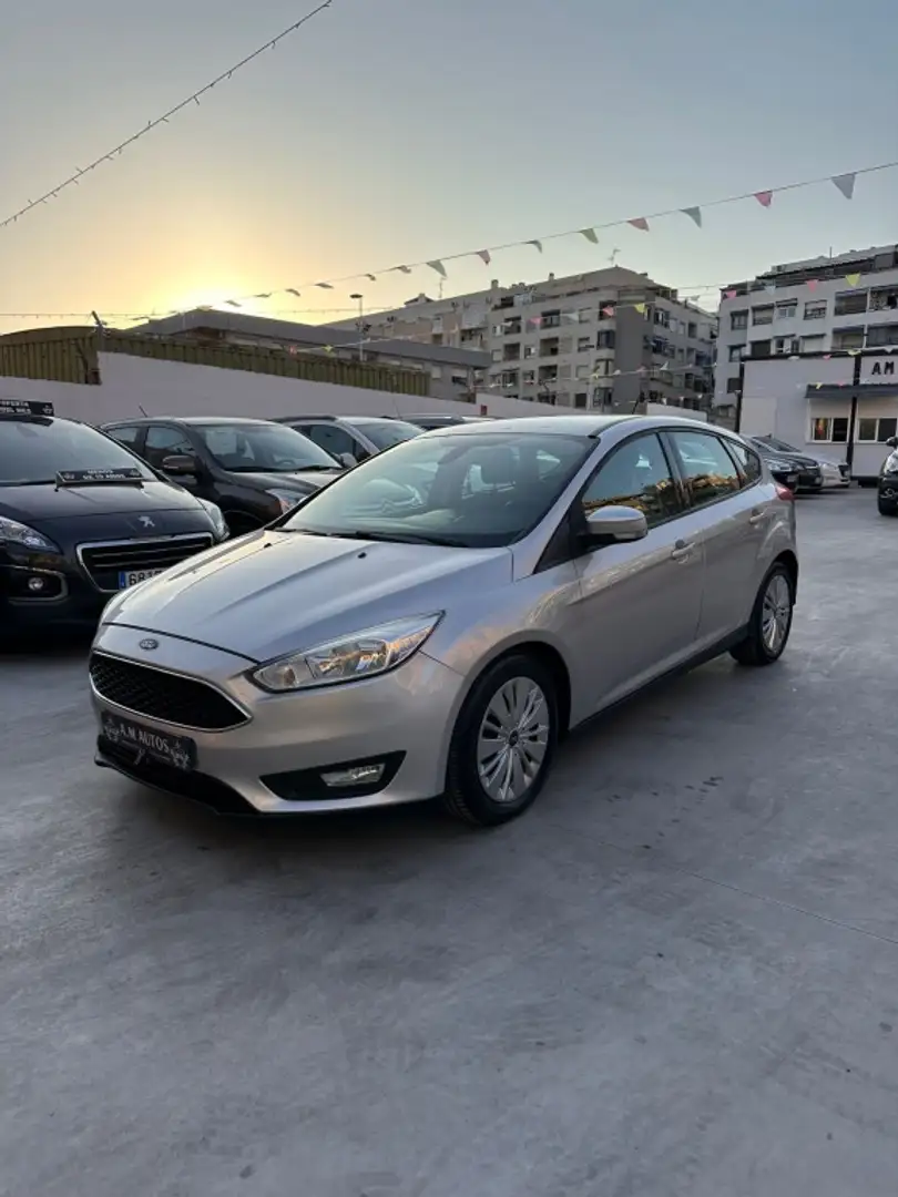 Ford Focus 1.5TDCi Titanium 120 Gris - 1