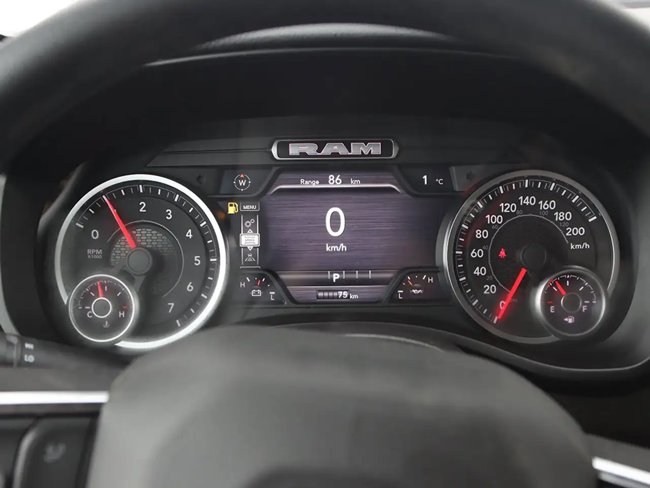 RAM 1500 снимка RAM 1500