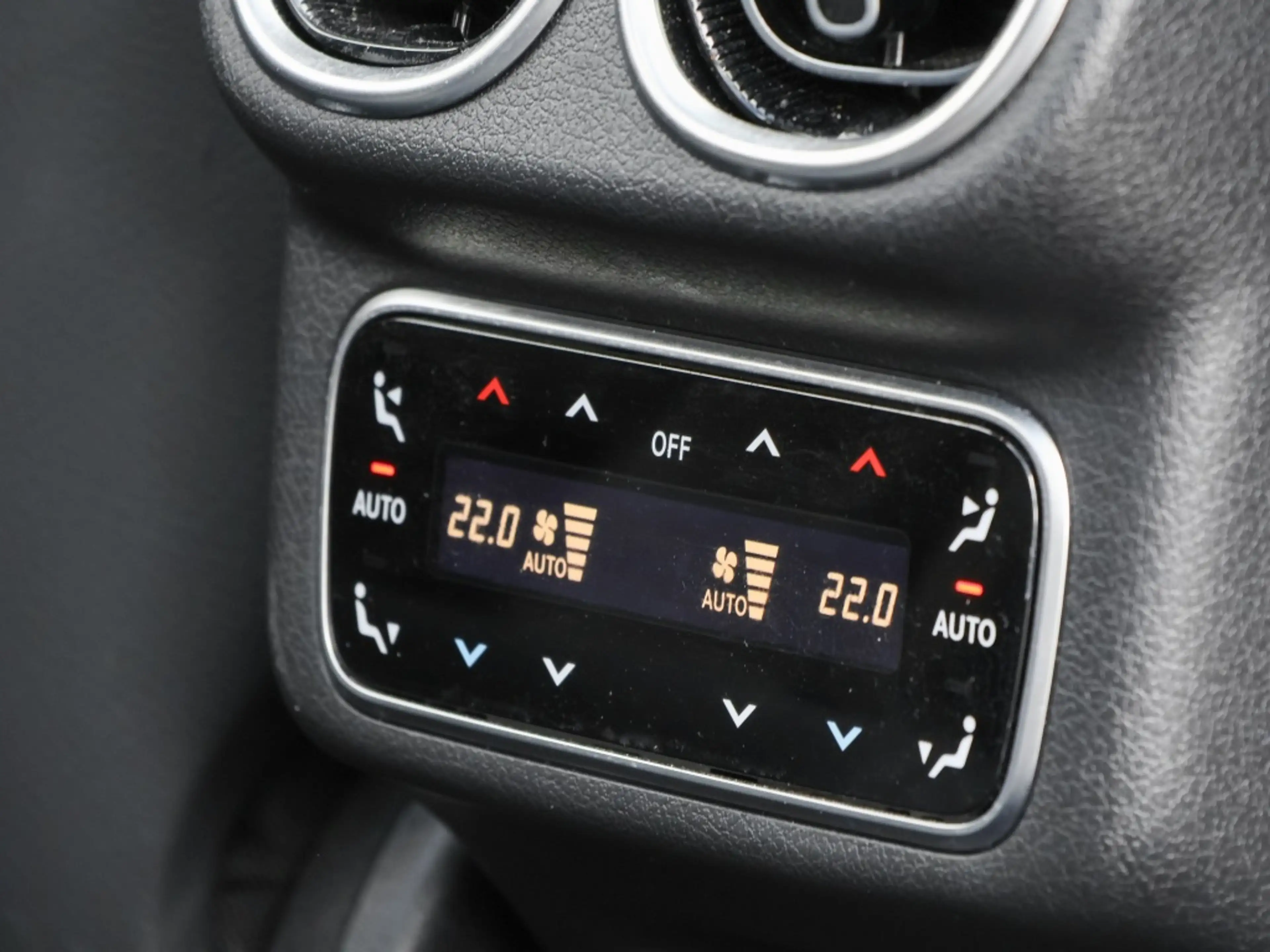 Mercedes-Benz GLC 450 d 4M AMG-Sport/Pano/AHK/StdHz/Sitzklima — photo 9