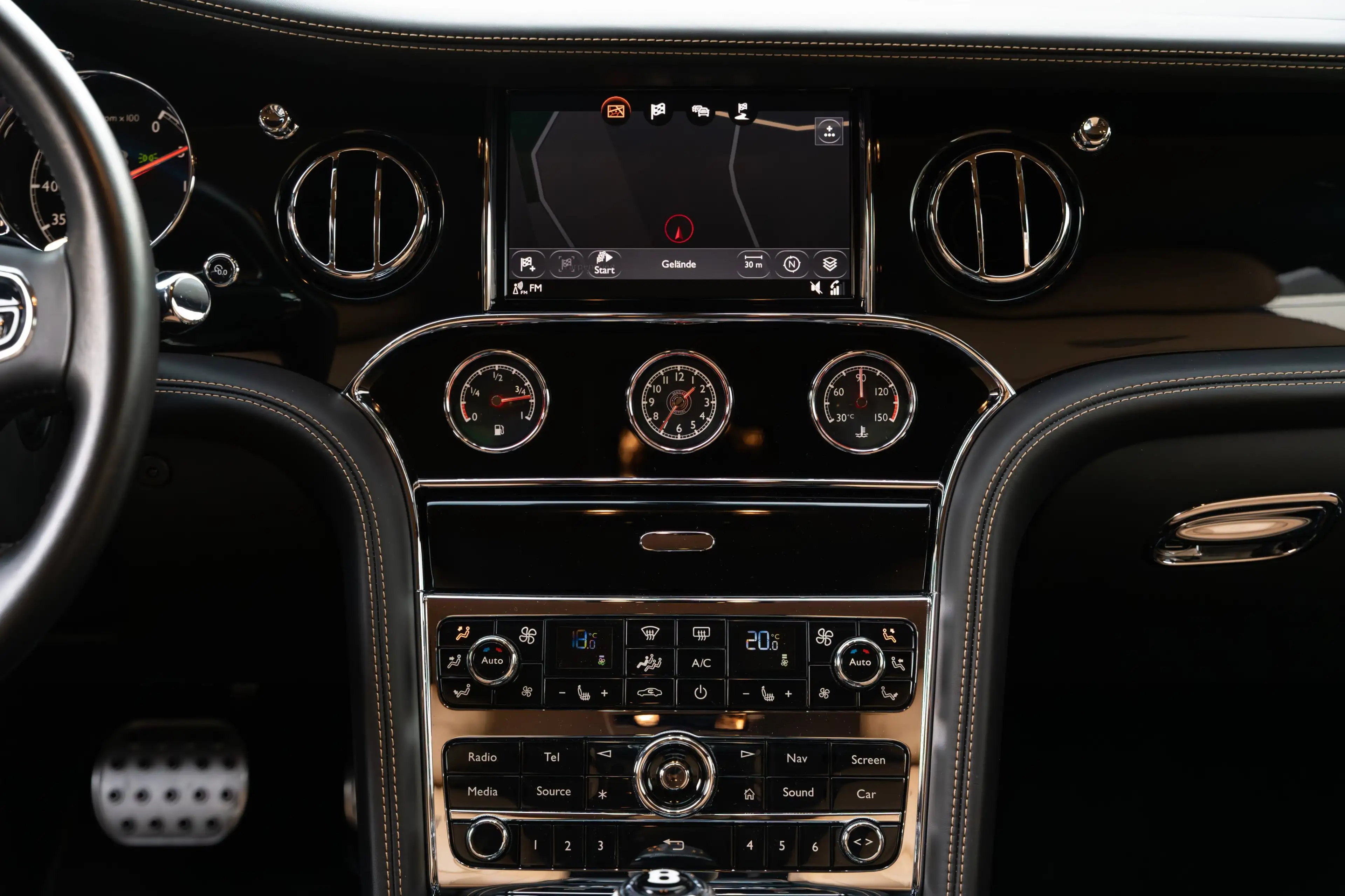 Bentley Mulsanne Speed — photo 13