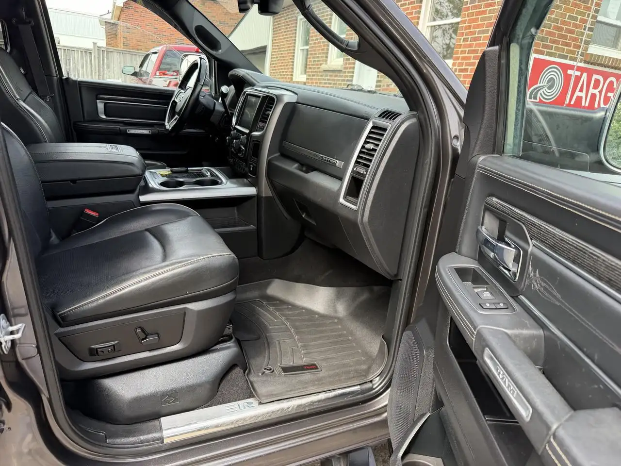RAM 2500 снимка RAM 2500