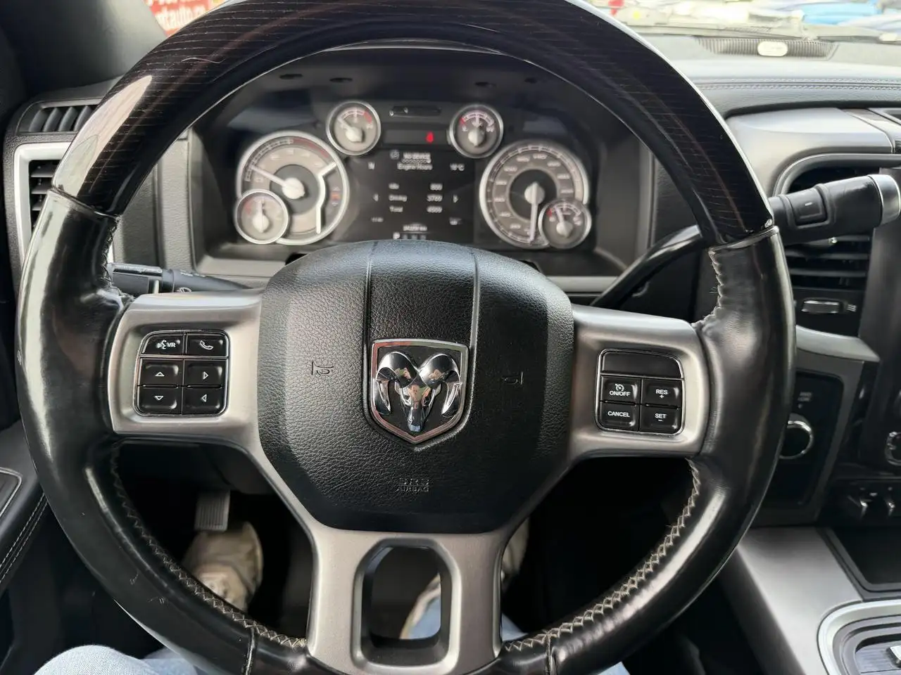 RAM 2500 снимка RAM 2500
