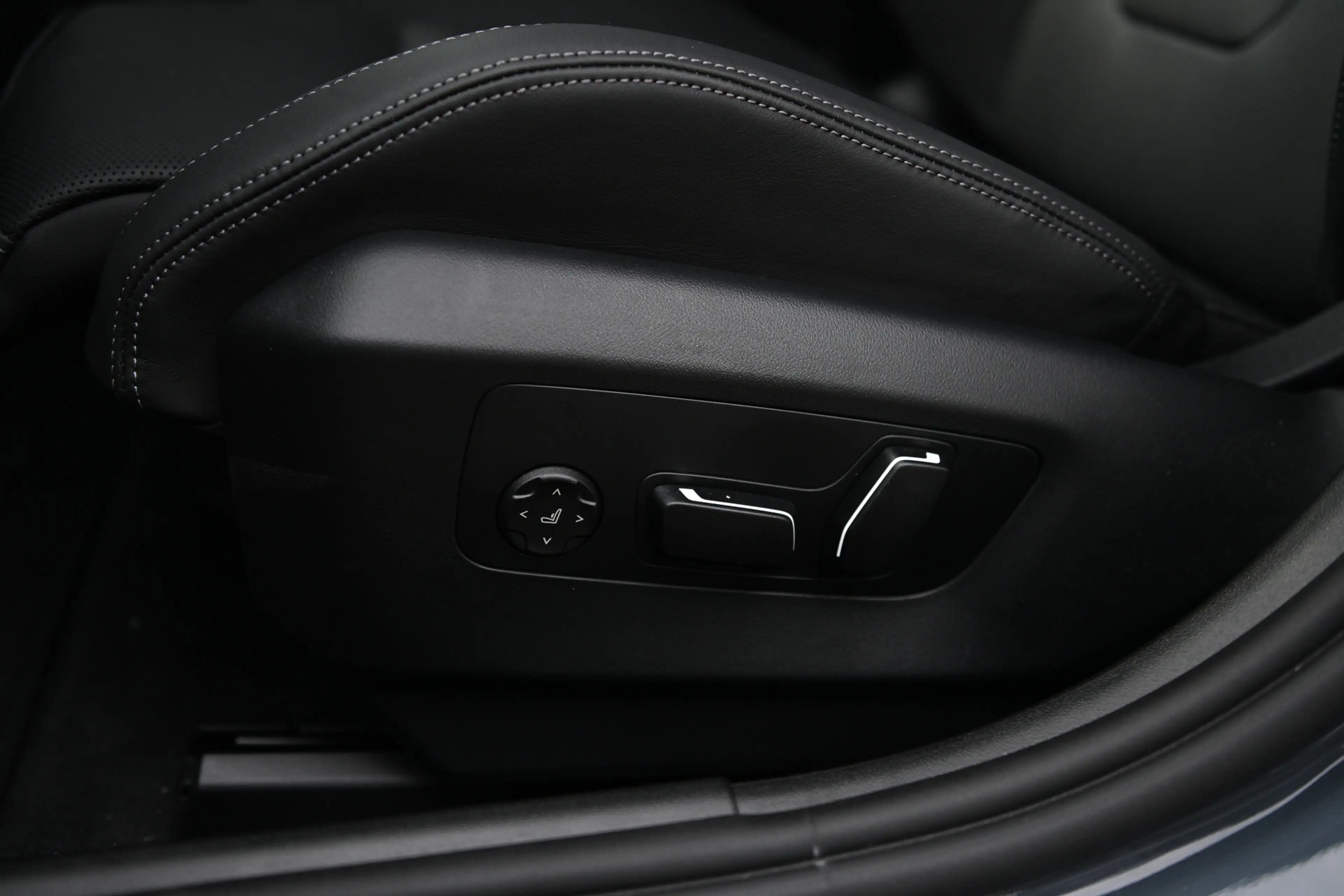 BMW M5 Automaat / M Drive Professional / Trekhaak / Bower — photo 11