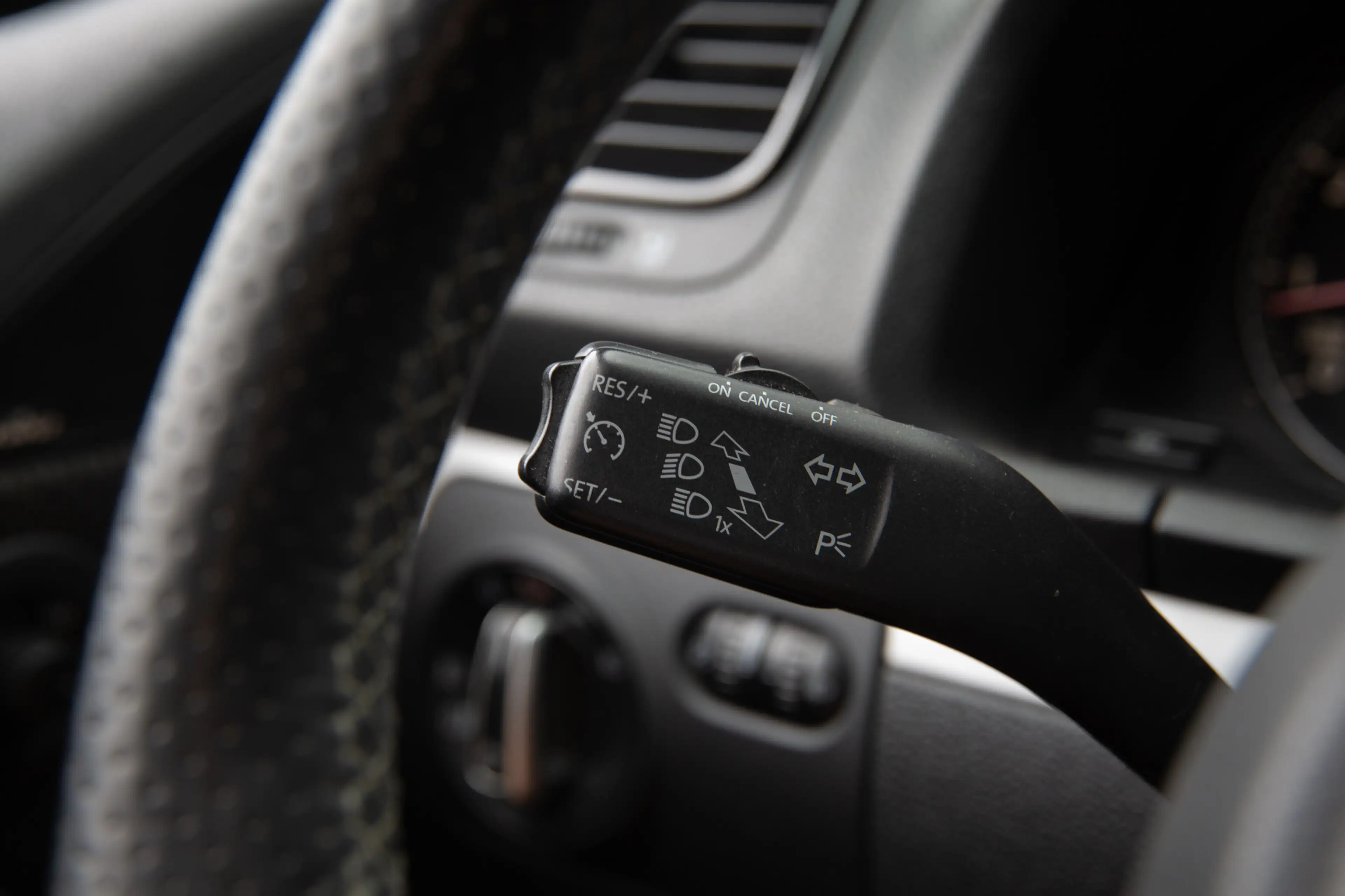 Volkswagen Scirocco 1.4 TSI Highline — photo 11