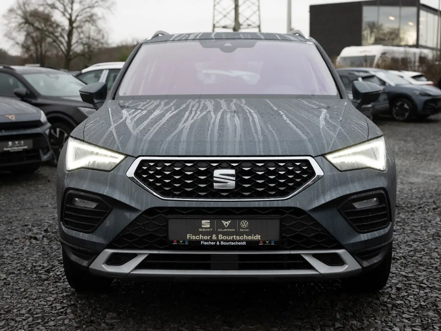 SEAT Ateca 2.0 TDI Xperience DSG NAVI PANO AHK BEA Grau - 2