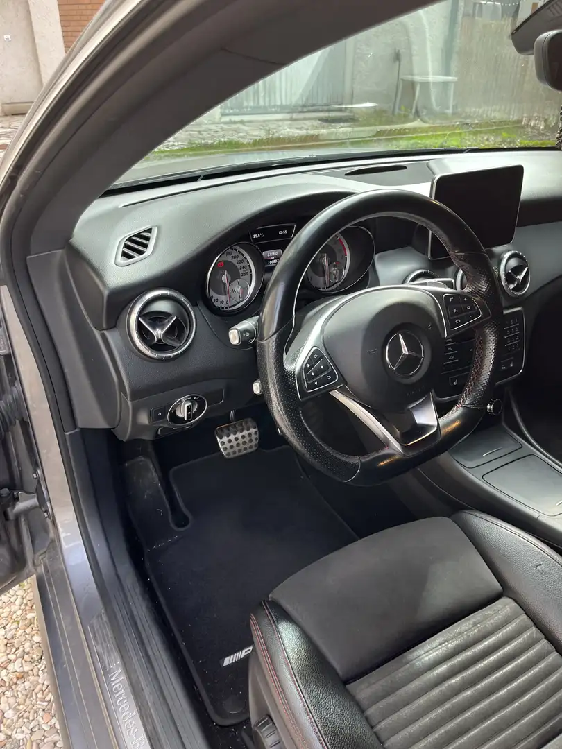 Mercedes-Benz CLA 220 d (cdi) Premium 177cv auto - 2