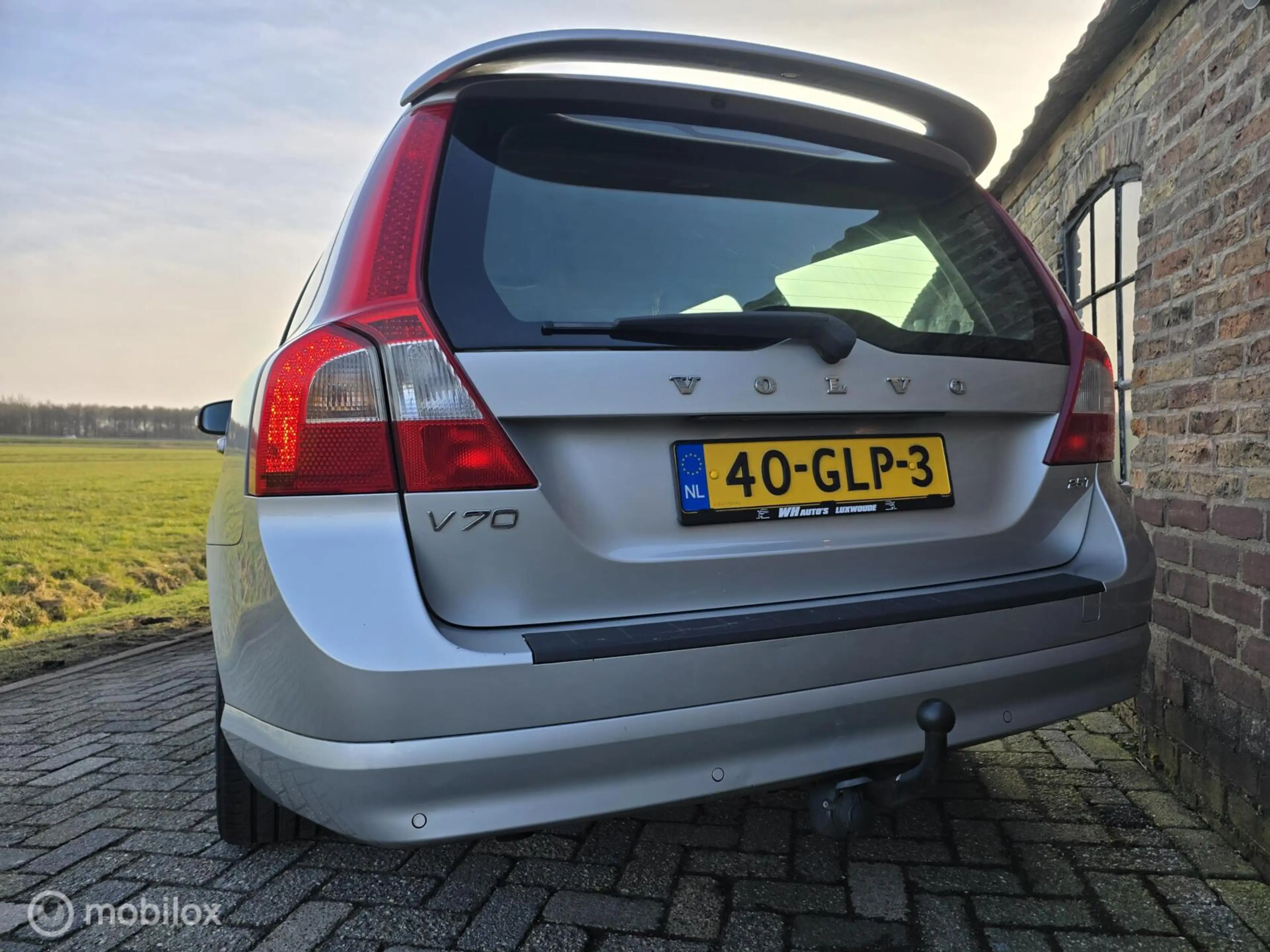 Volvo V70 2.5T Summum Aut. — photo 5