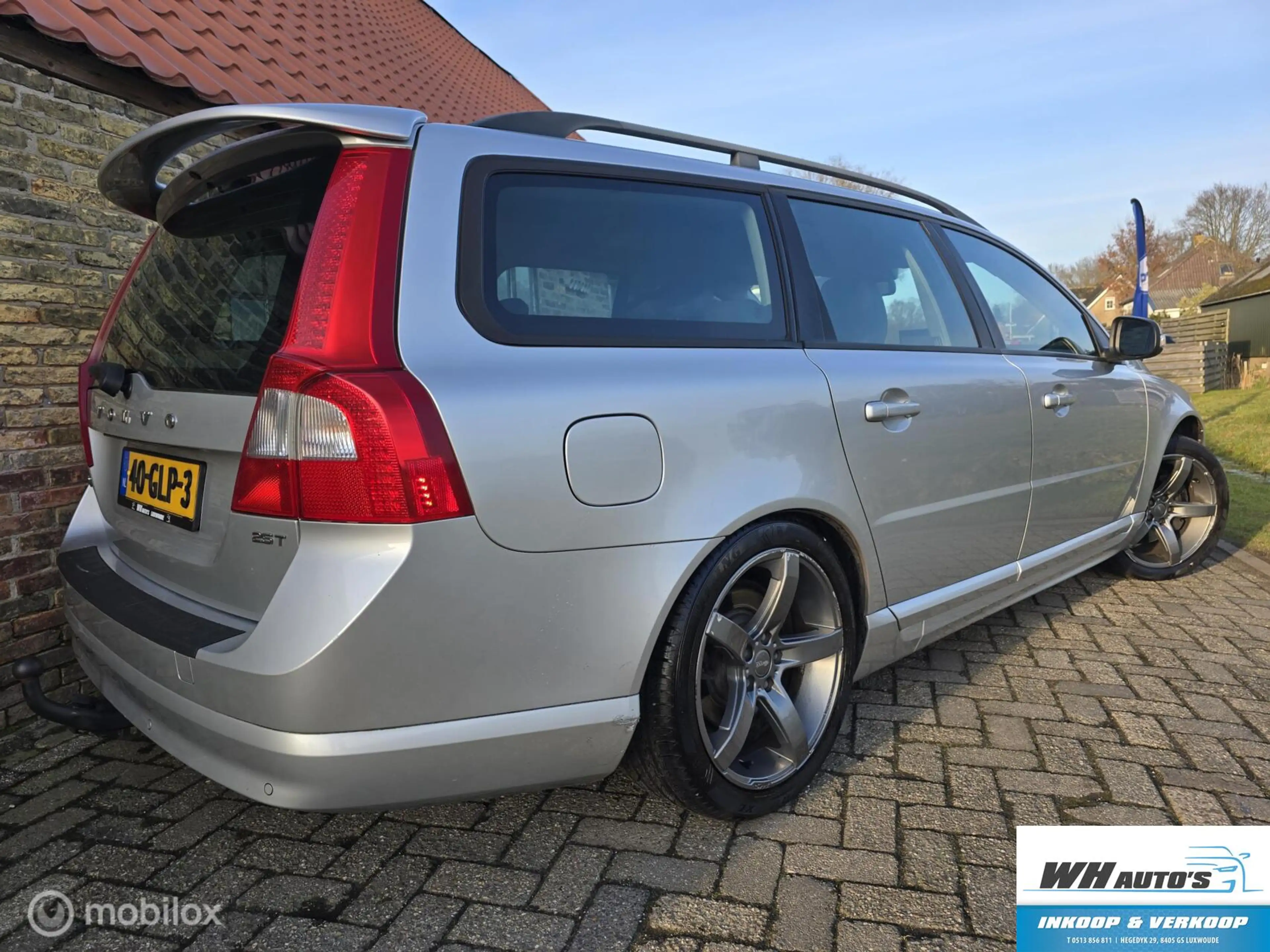 Volvo V70 2.5T Summum Aut. — photo 2