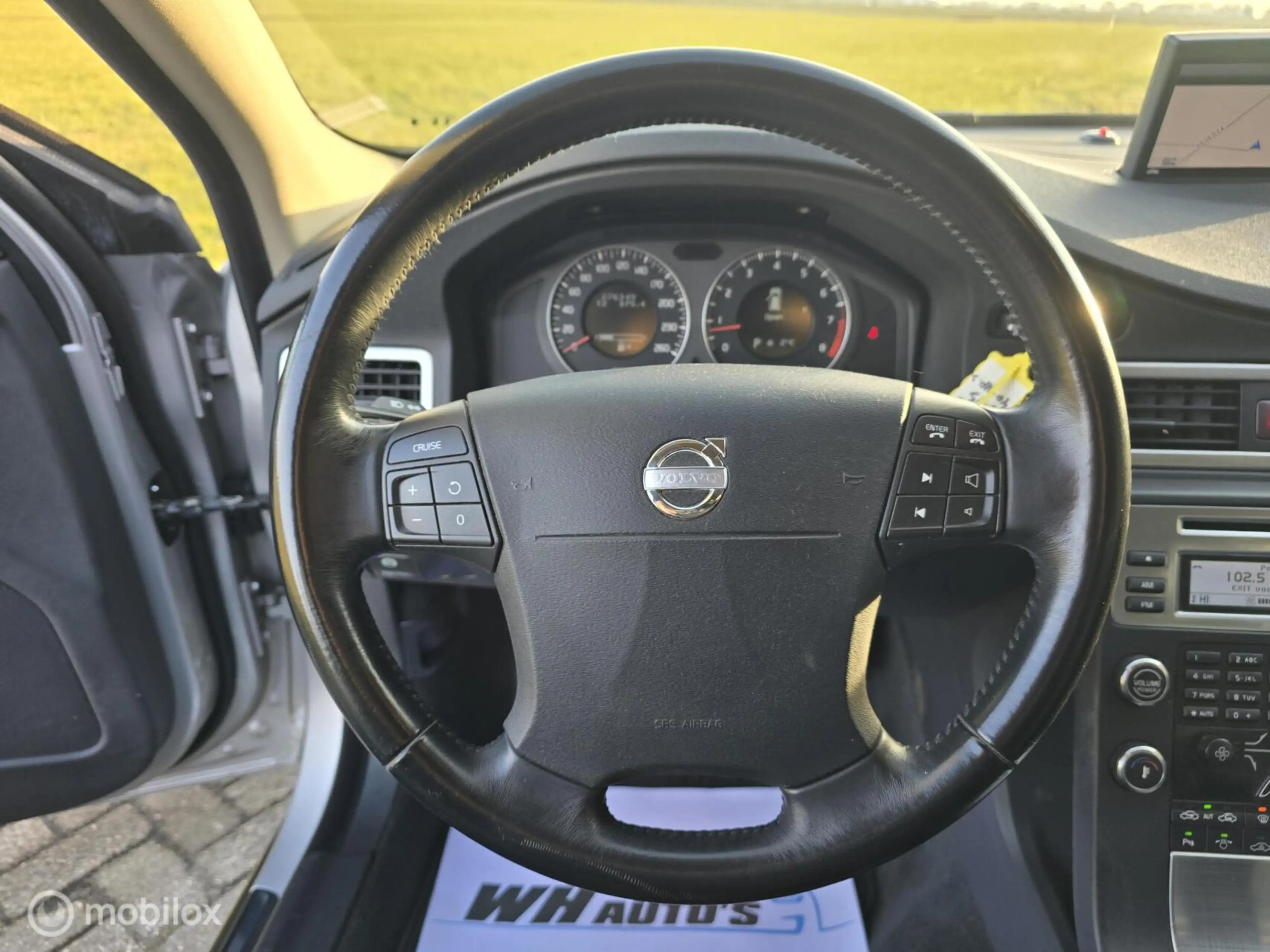 Volvo V70 2.5T Summum Aut. — photo 12