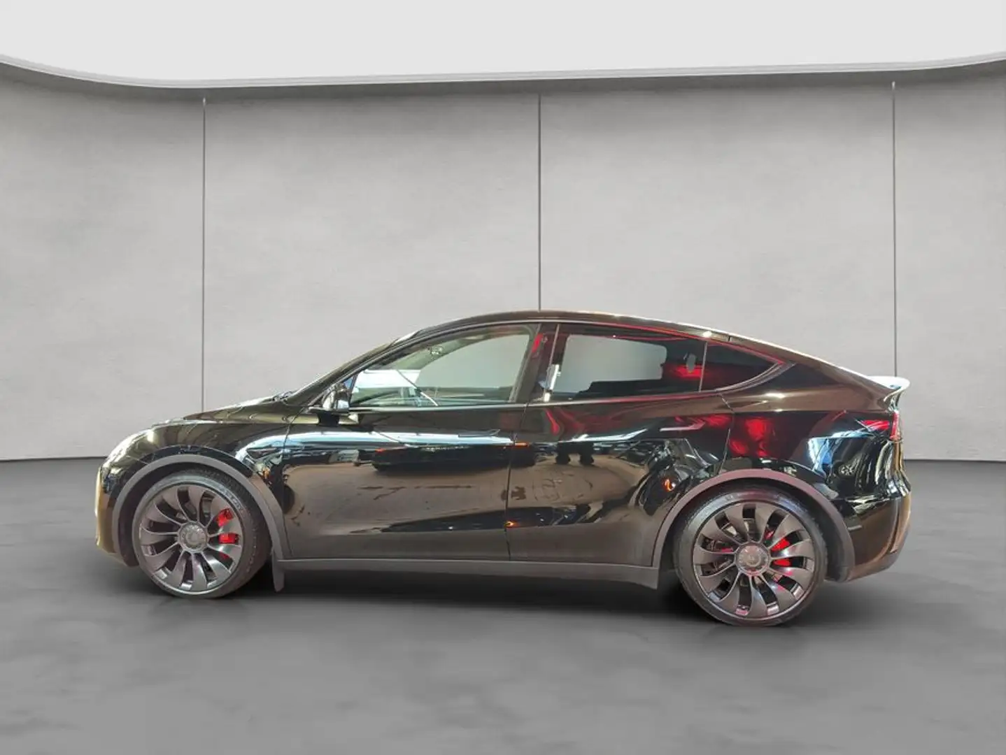 Tesla Model Y Performance Dual Motor AWD Zwart - 2