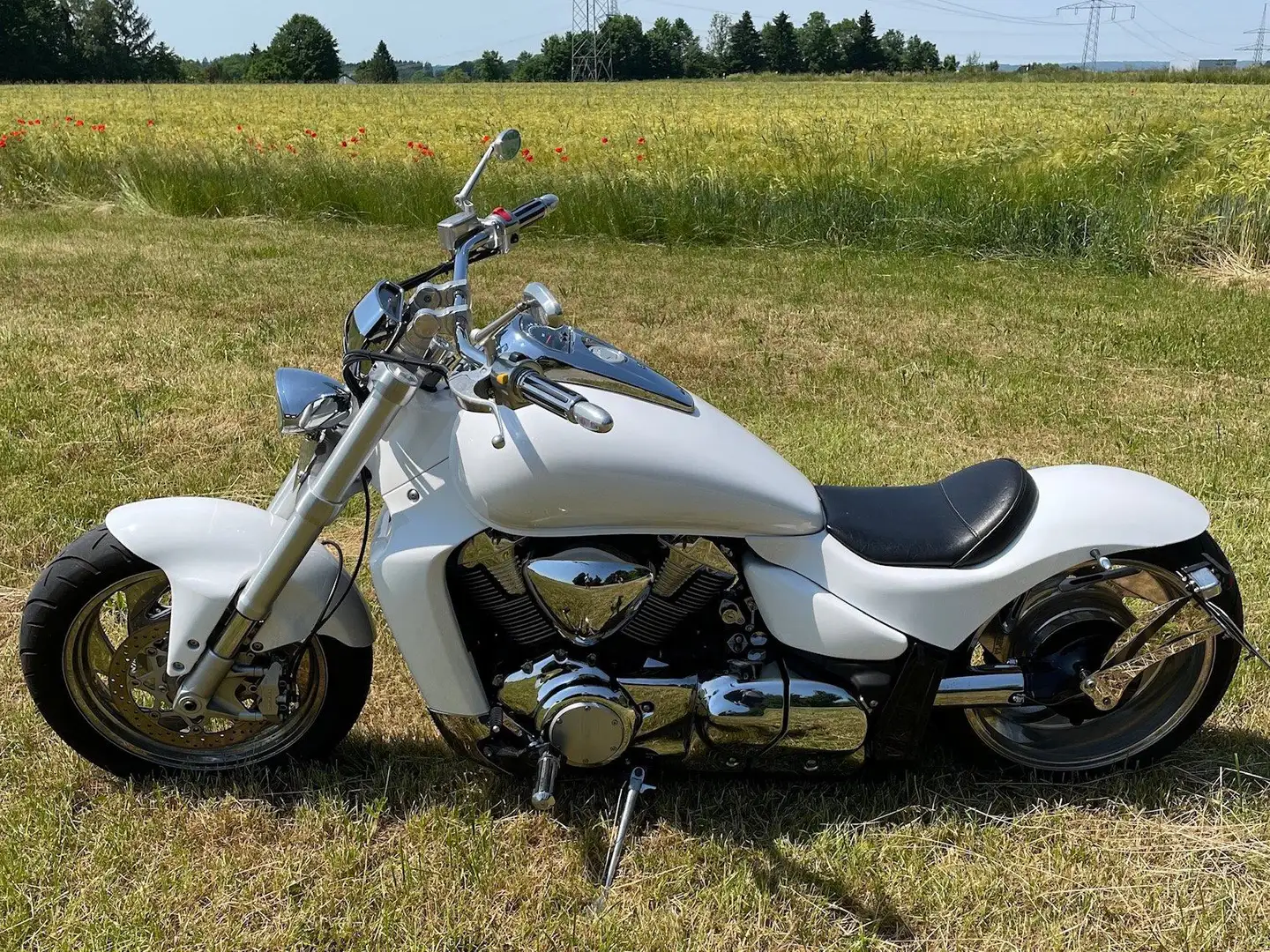 Suzuki VZR 1800 Custom Bike Weiß - 1